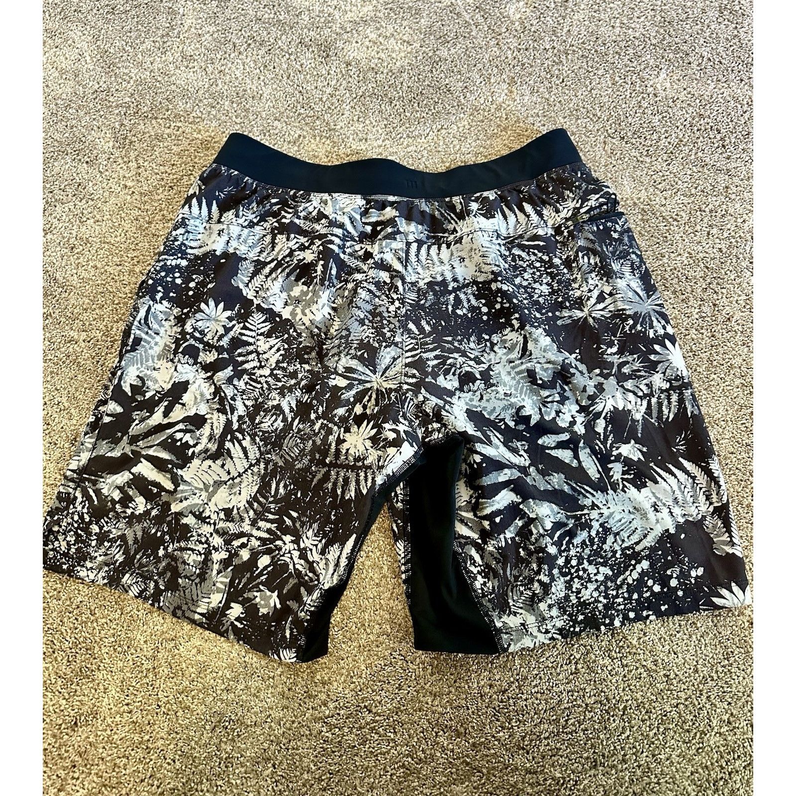 Lululemon Lululemon Board Shorts Mens XL Floral Unlined 9” Shorts Gym Size US 36 / EU 52 - 9 Thumbnail