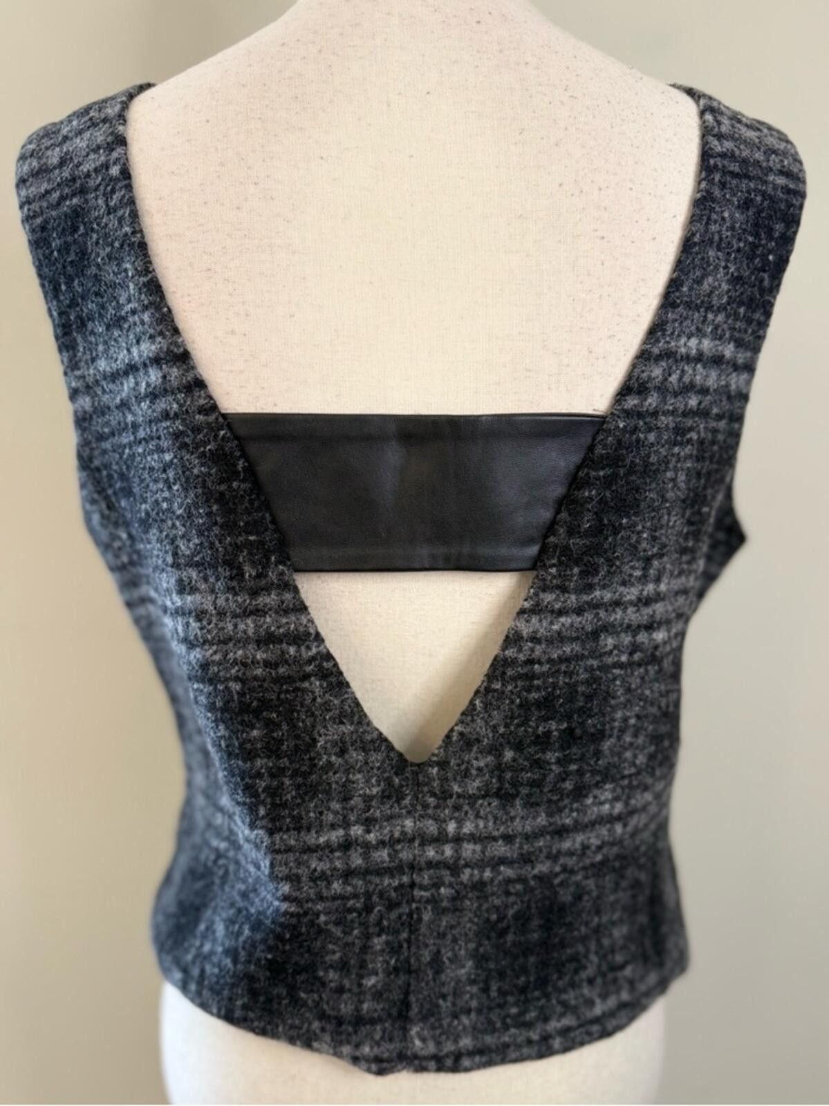 Other Wool blend plaid sleeveless sweater vest deep V back SZ 12 Size XL / US 12-14 / IT 48-50 - 1 Thumbnail