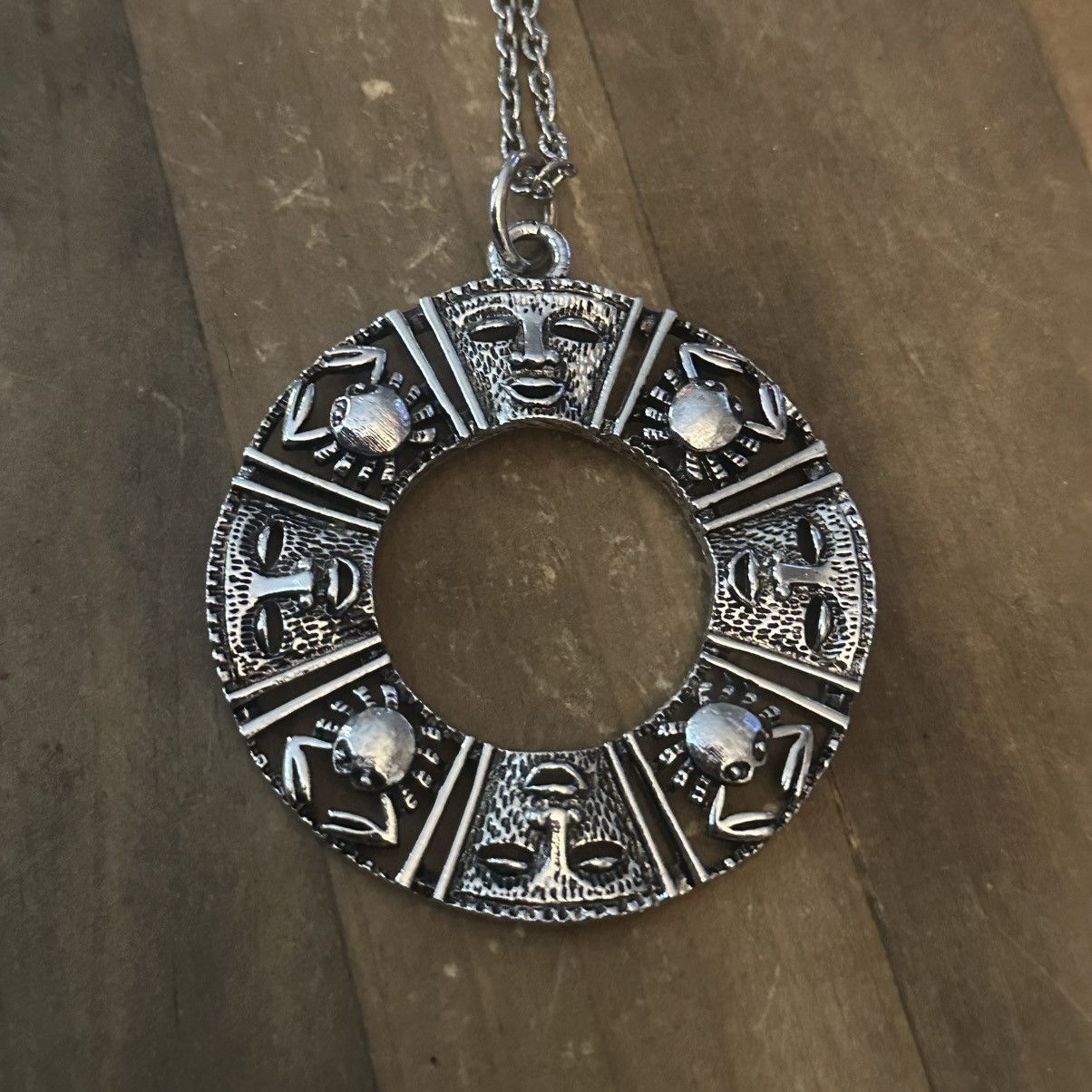 Vintage Vintage Cancer zodiac astrology medallion pendant necklace Size ONE SIZE - 3 Thumbnail