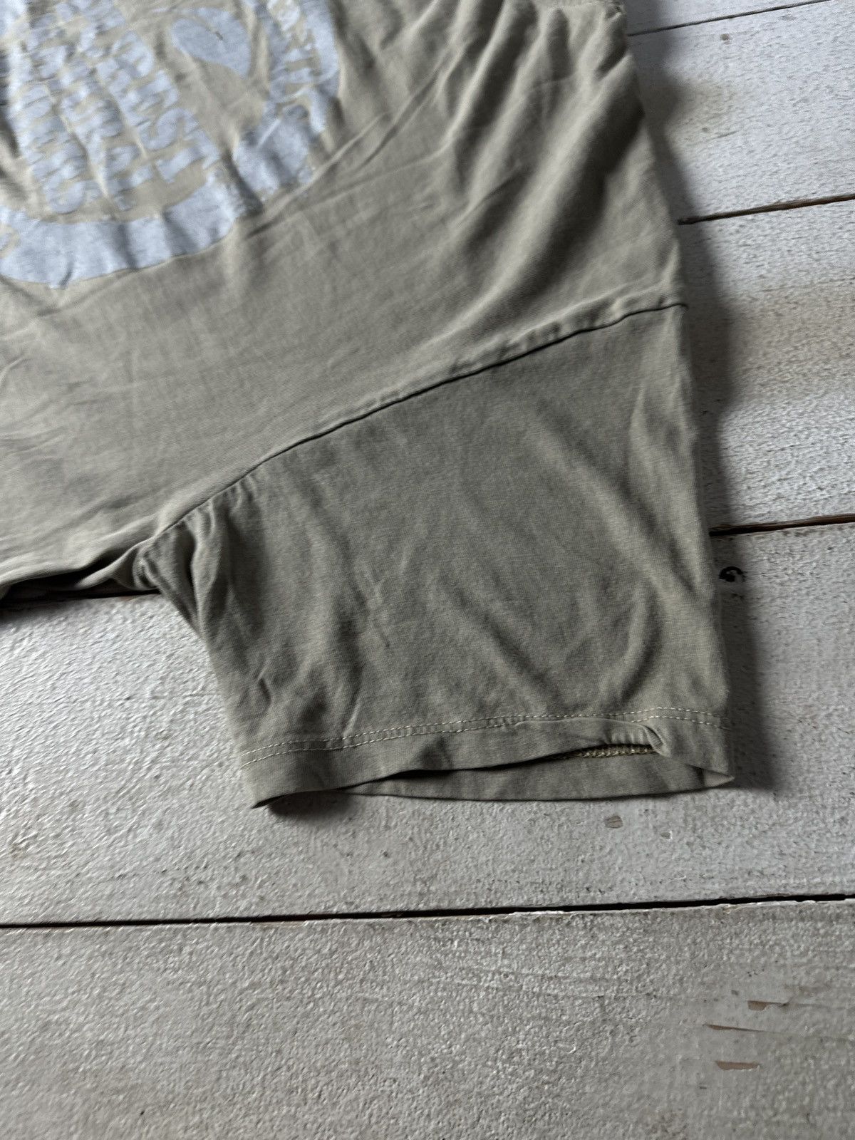 Other 🚨 RAW ROLLING PAPER SHORT SLEEVE T SHIRT RARE RASTA GANGSTA Size US XL / EU 56 / 4 - 14 Thumbnail