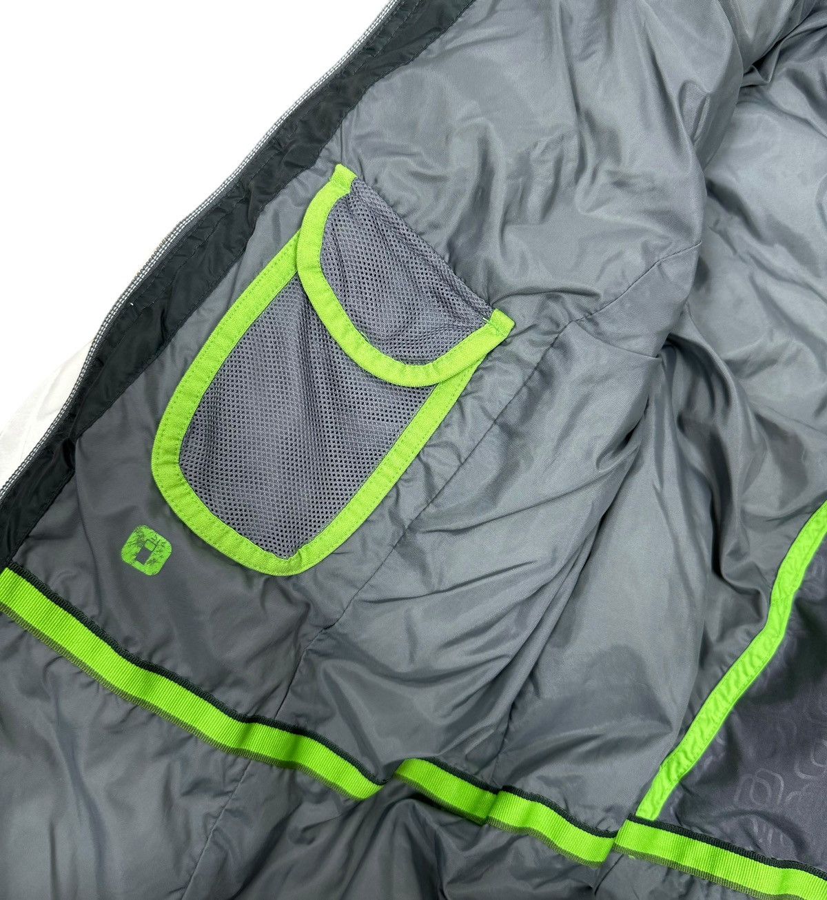 Nike × Vintage Nike Vintage Y2K Satin Quilted Down Jacket size L Size L / US 10 / IT 46 - 17 Thumbnail