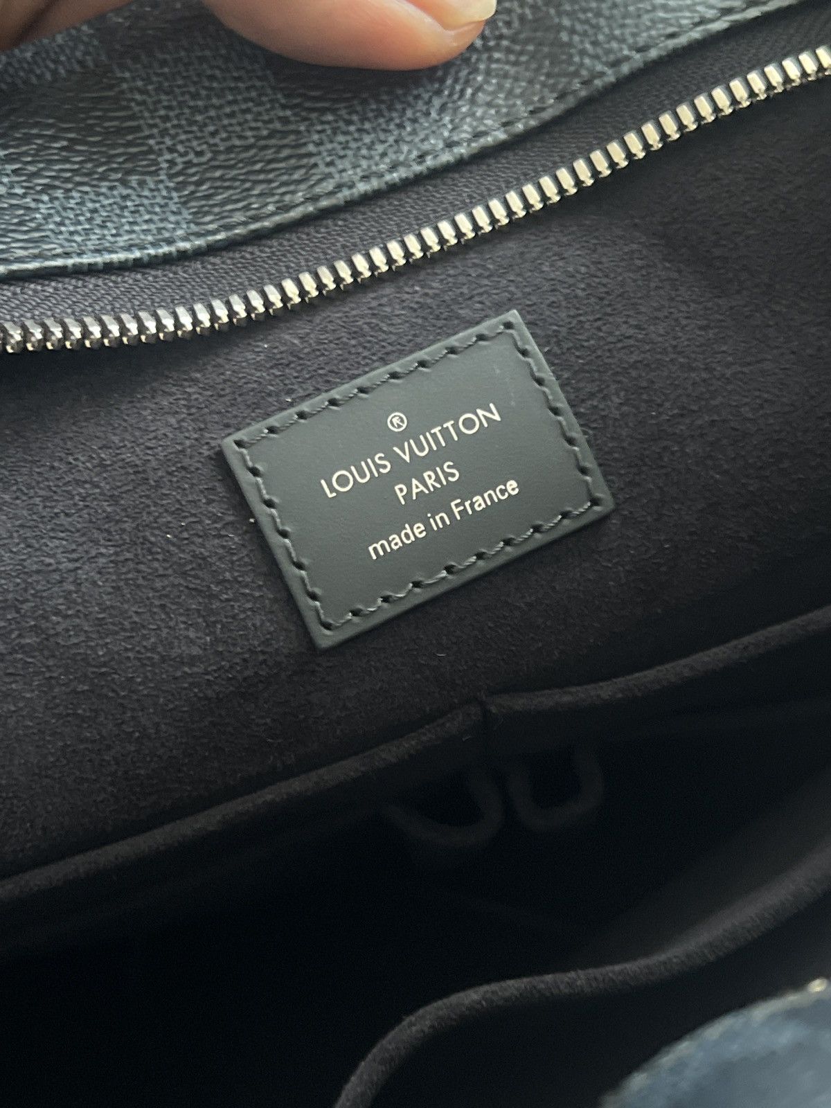 Louis Vuitton men cross bag authentic