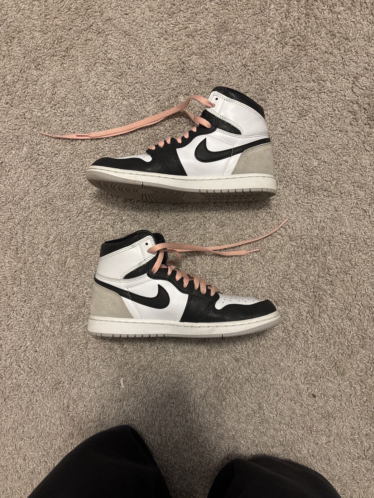 Nike Jordan 1 Retro High OG Size US 8 / EU 41 - 2 Thumbnail