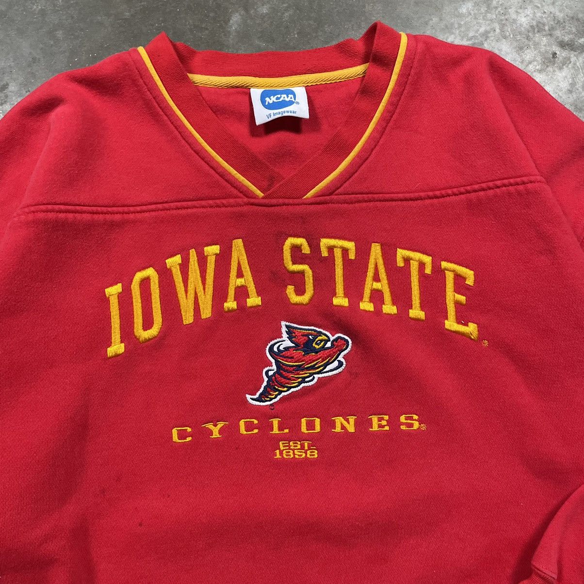NCAA × Vintage Vintage Iowa State Cyclones College Crewneck Embroidered Red Size US XL / EU 56 / 4 - 3 Thumbnail