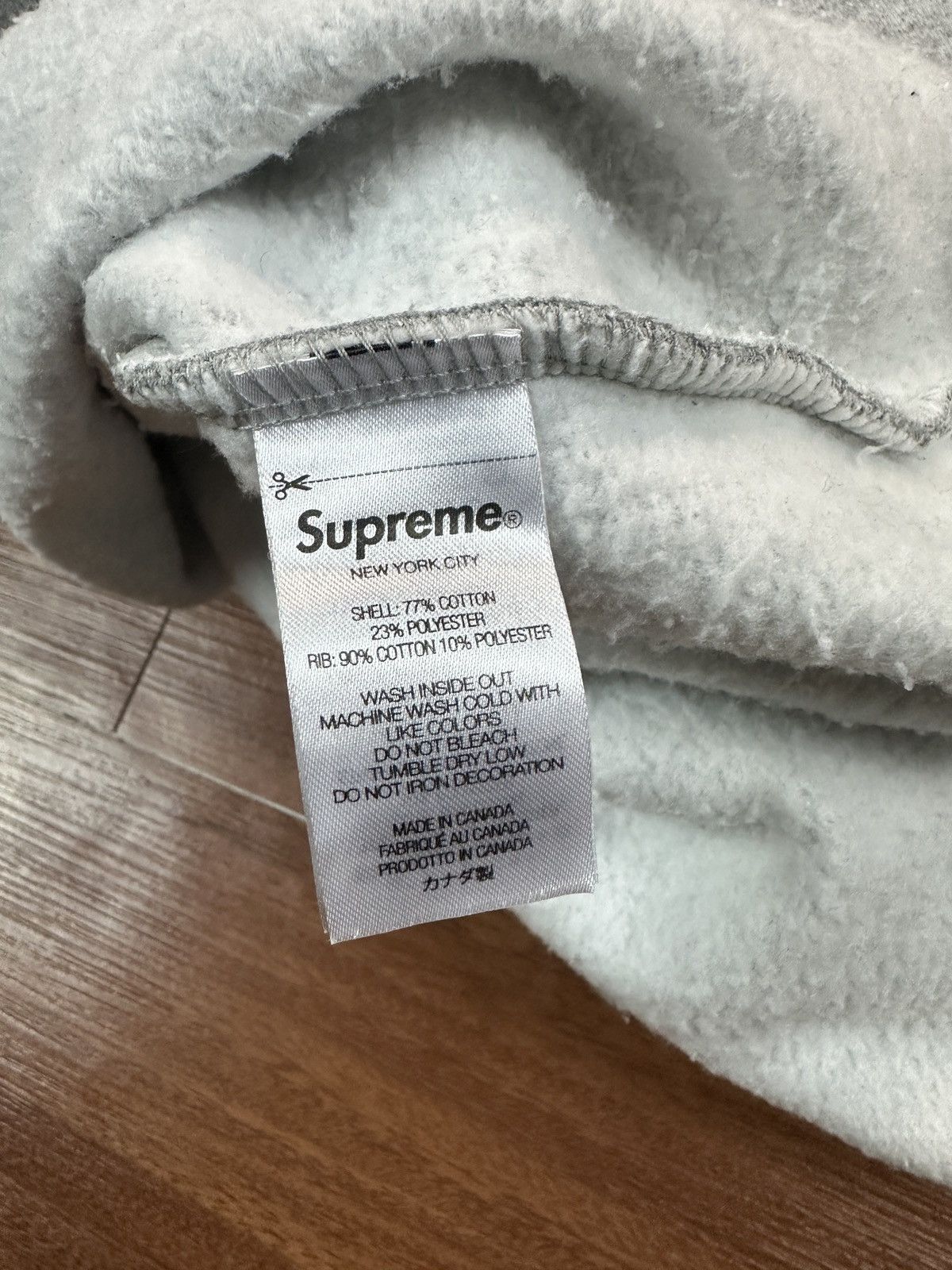 Supreme SUPREME OVAL CREST CREWNECK Size US M / EU 48-50 / 2 - 8 Thumbnail