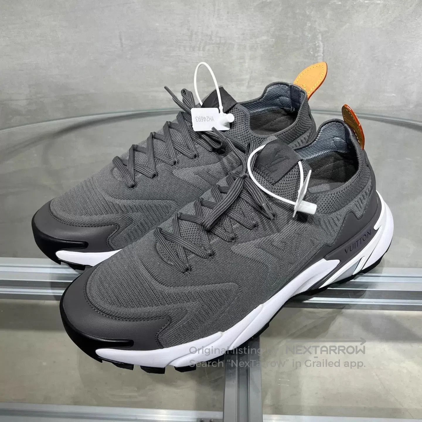 Louis Vuitton Gray Lowtop Sneakers Size 9. Size US 9 / EU 42 - 2 Thumbnail