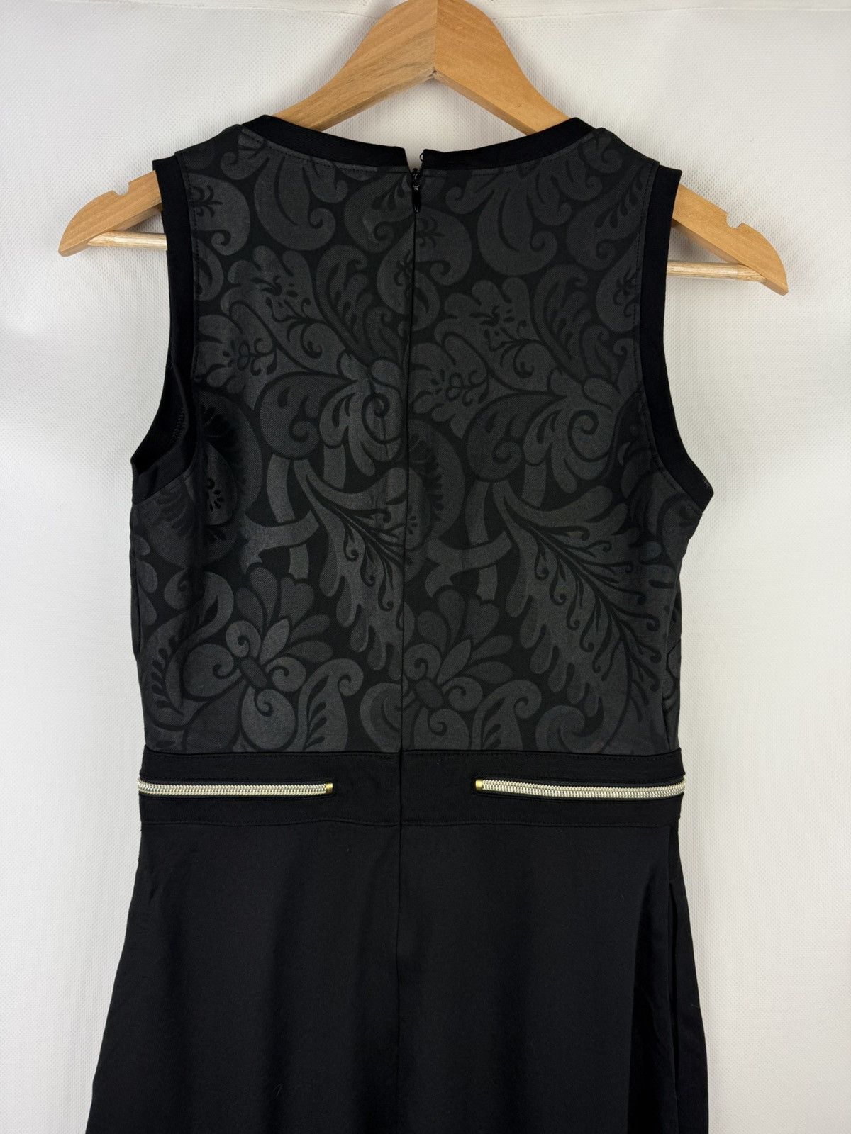 Versace Jeans Couture Versace Jeans Ladies Sleeveless Patterned Dress Size US 4 Size S / US 4 / IT 40 - 20 Thumbnail