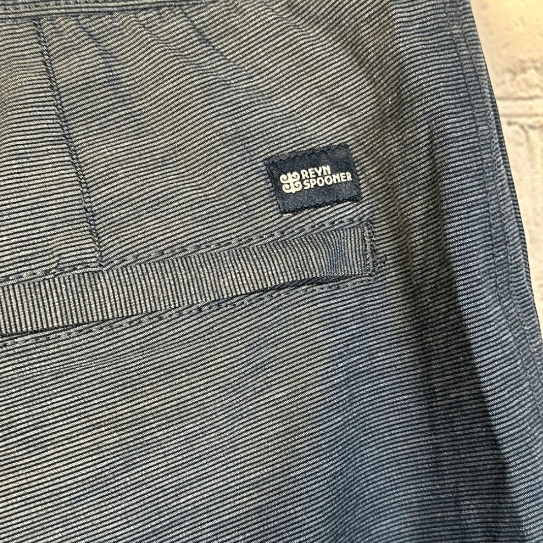 Reyn Spooner Reyn Spooner Aloha Mens Performance Golf Shorts Gray Blue 38 Chino Drawstring Waist Zippered Back Pockets Mens Size US 38 / EU 54 - 3 Thumbnail