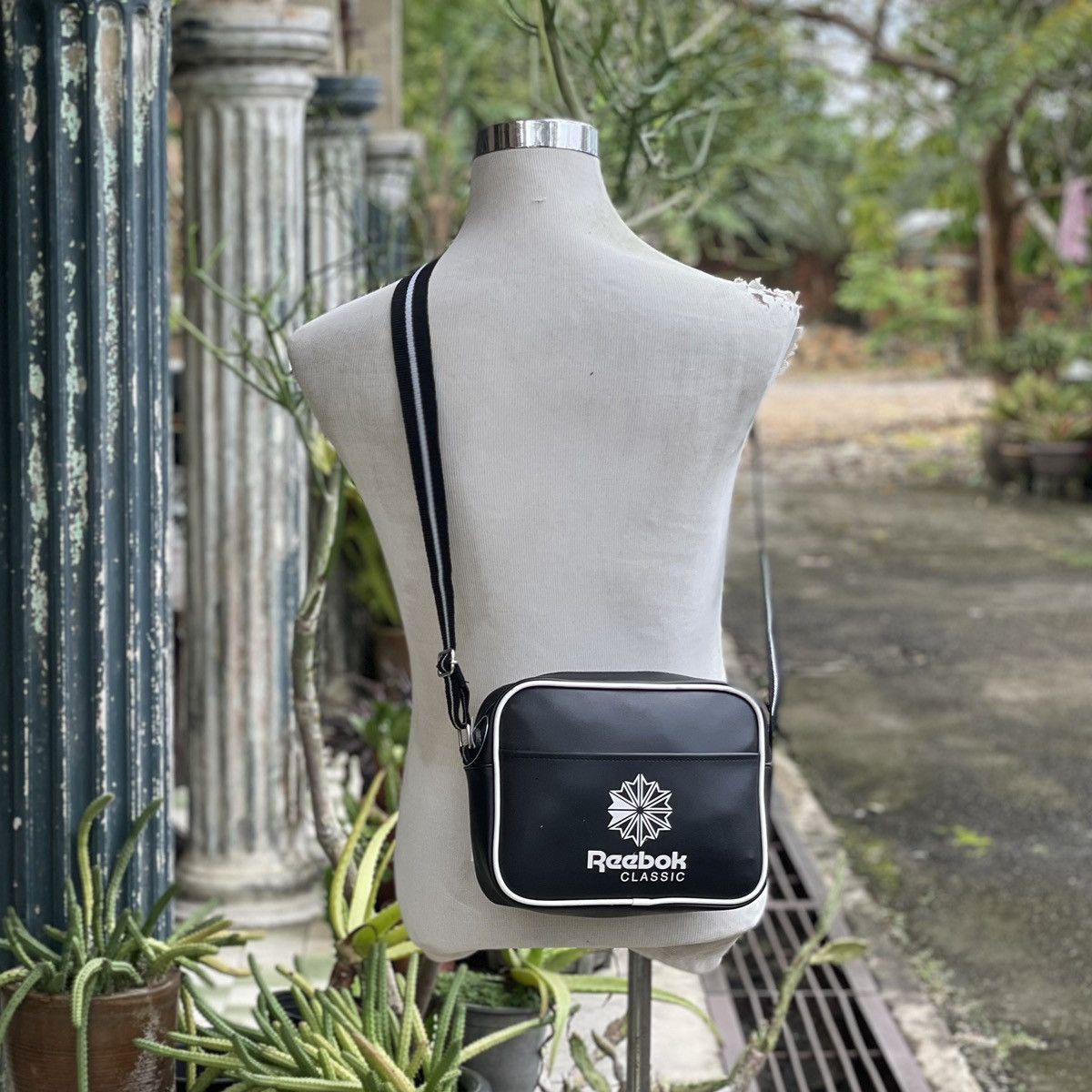 Other REEBOK CLASSIC PVC BLACK CROSSBODY Size ONE SIZE - 1 Thumbnail
