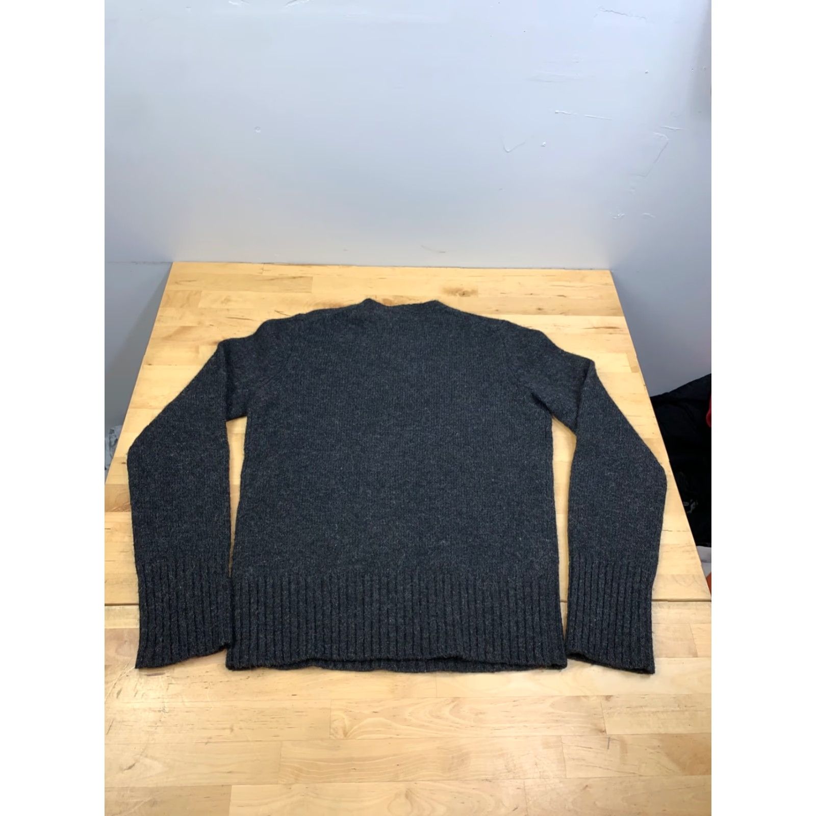 J.Crew J.CREW Wool Sweater Mens M Gray 100% Wool Crew Neck Long Sleeve Pullover Regular Fit Knit Casual Winter Fall Size US M / EU 48-50 / 2 - 7 Thumbnail