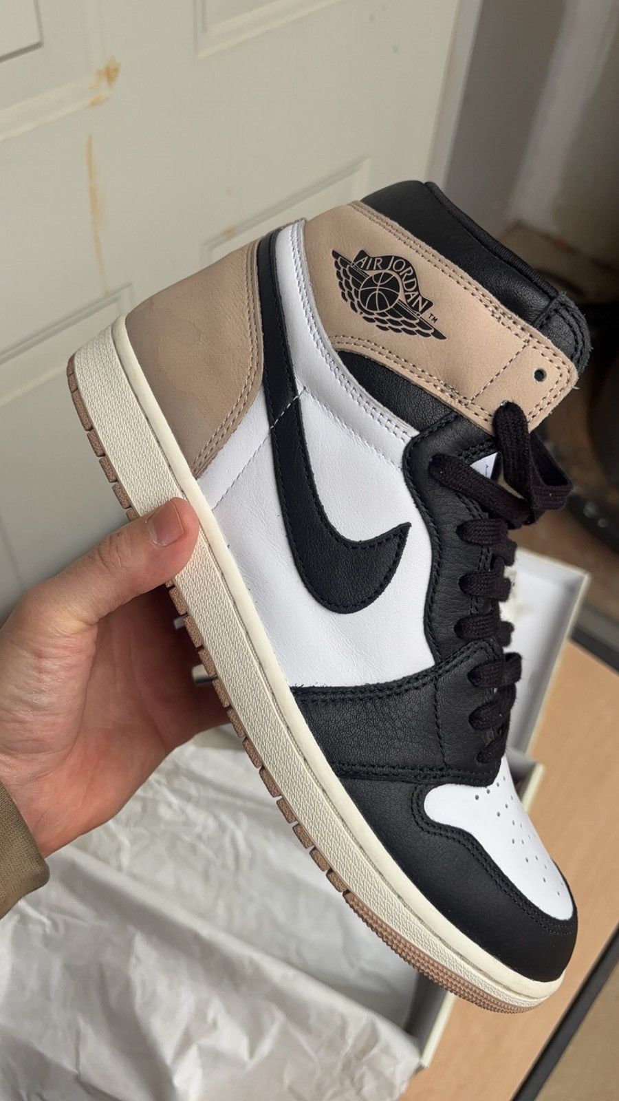 Jordan Brand Jordan Latte 1s Size US 10 / EU 43 - 4 Thumbnail