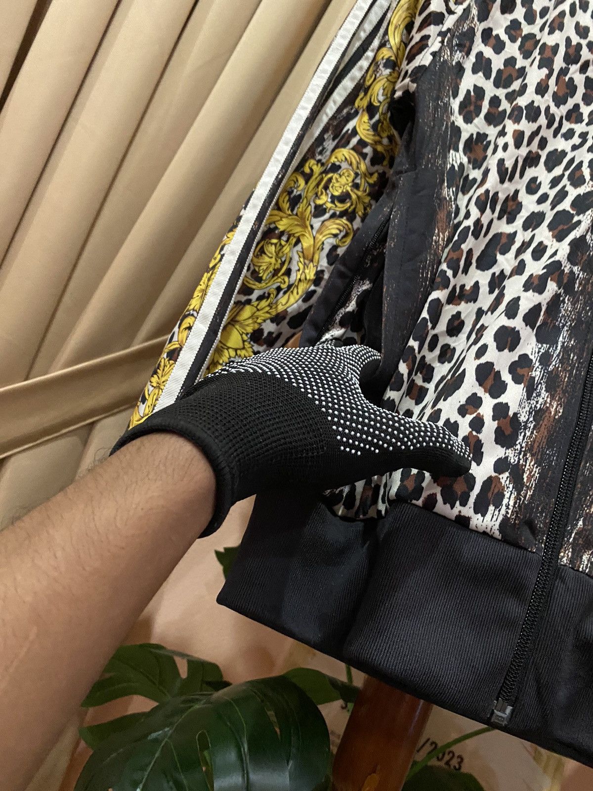 Adidas × Jeremy Scott Adidas Jeremy Scott Leopard Print Baroque Jacket - Unisex Size US S / EU 44-46 / 1 - 7 Thumbnail