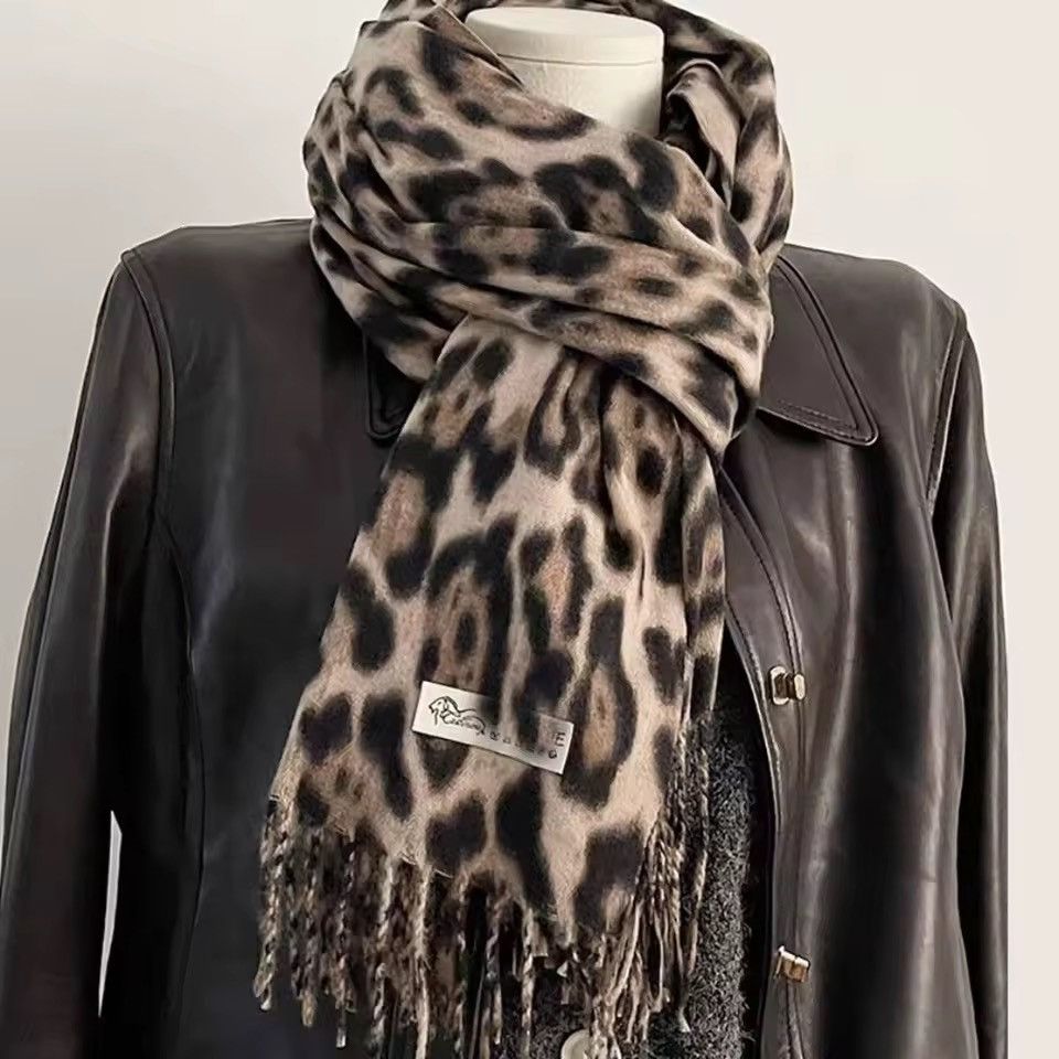 Japanese Brand Leopard Tassels Shawl Imitation Cashmere Scarf Size ONE SIZE - 1 Thumbnail
