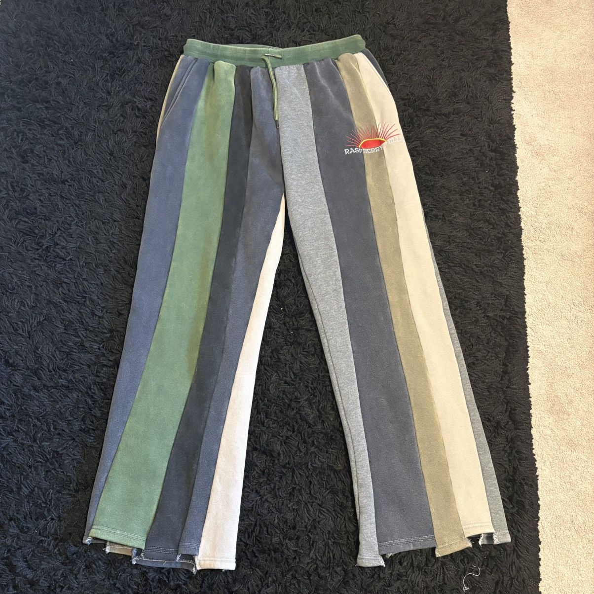 GV Gallery Rasberry Hills Bonsai Sweatpants