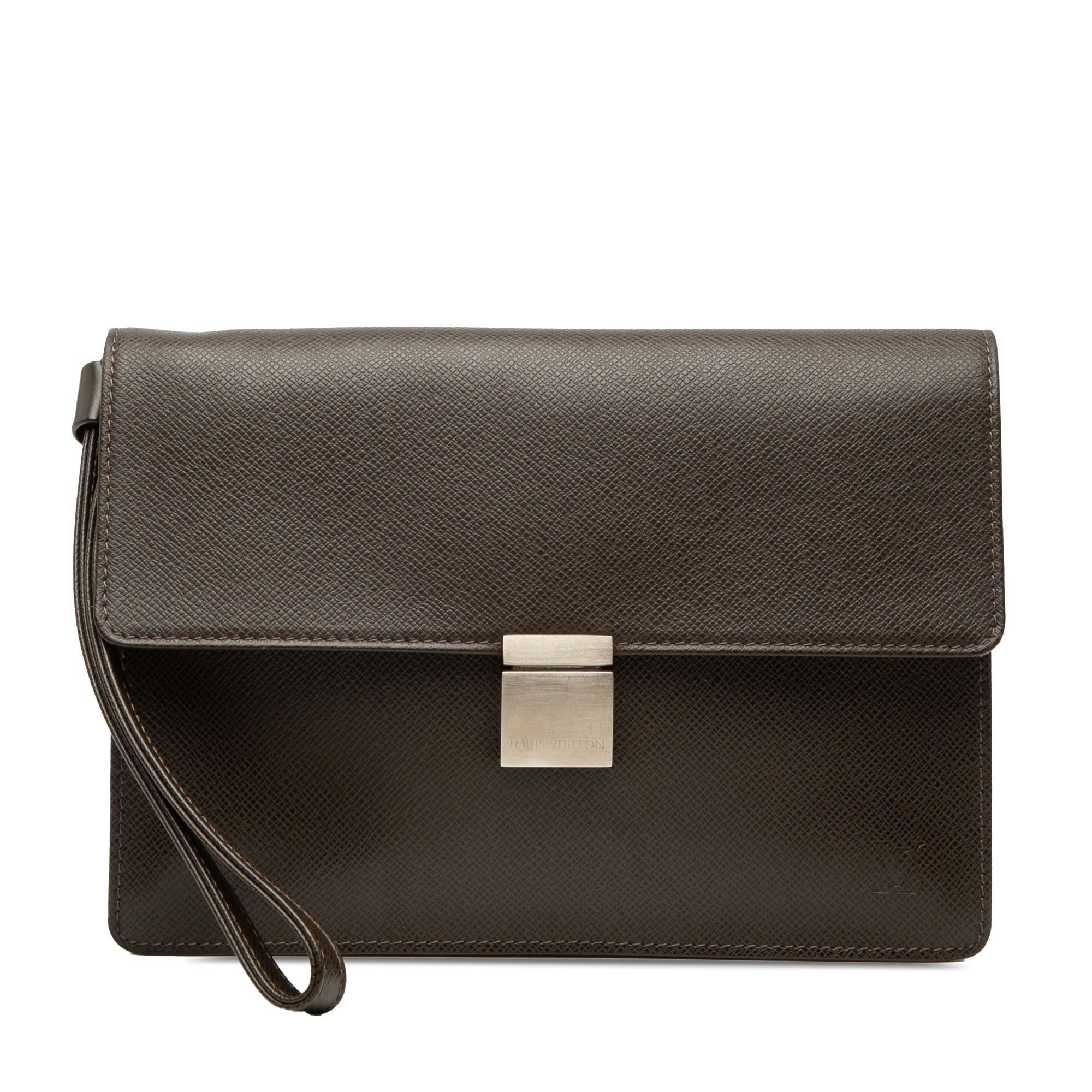 Louis Vuitton Taiga Selenga Size ONE SIZE - 1 Thumbnail