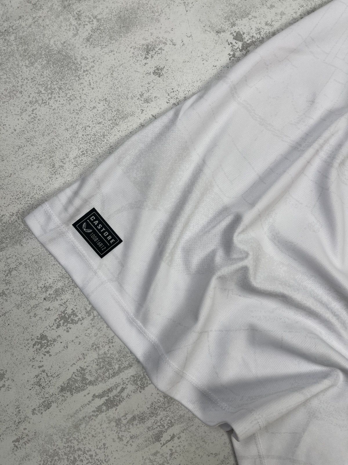 Castore 2022/23 Newcastle Utd Third Kit - White/Green "Saudi" Size US L / EU 52-54 / 3 - 4 Thumbnail