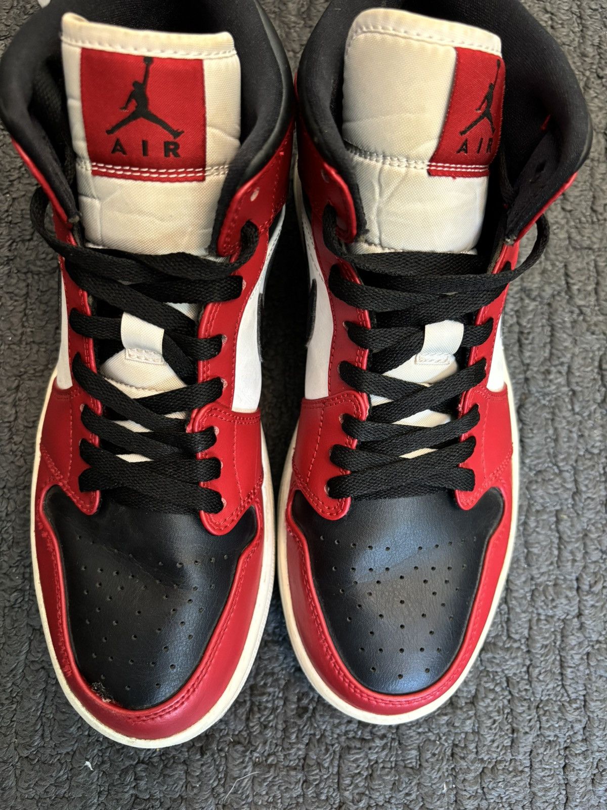 Jordan Brand × Nike Air Jordan 1 Mid Chicago Black Toe Size US 9 / EU 42 - 5 Thumbnail