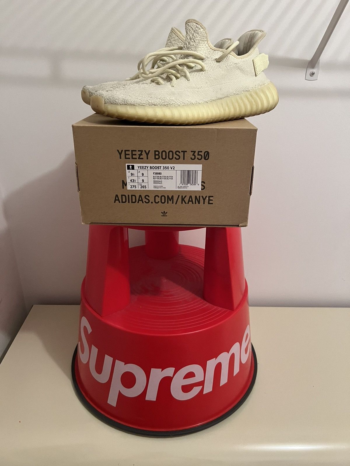 Adidas Yeezy Boost 350 V2 Size US 9.5 / EU 42-43 - 1 Thumbnail
