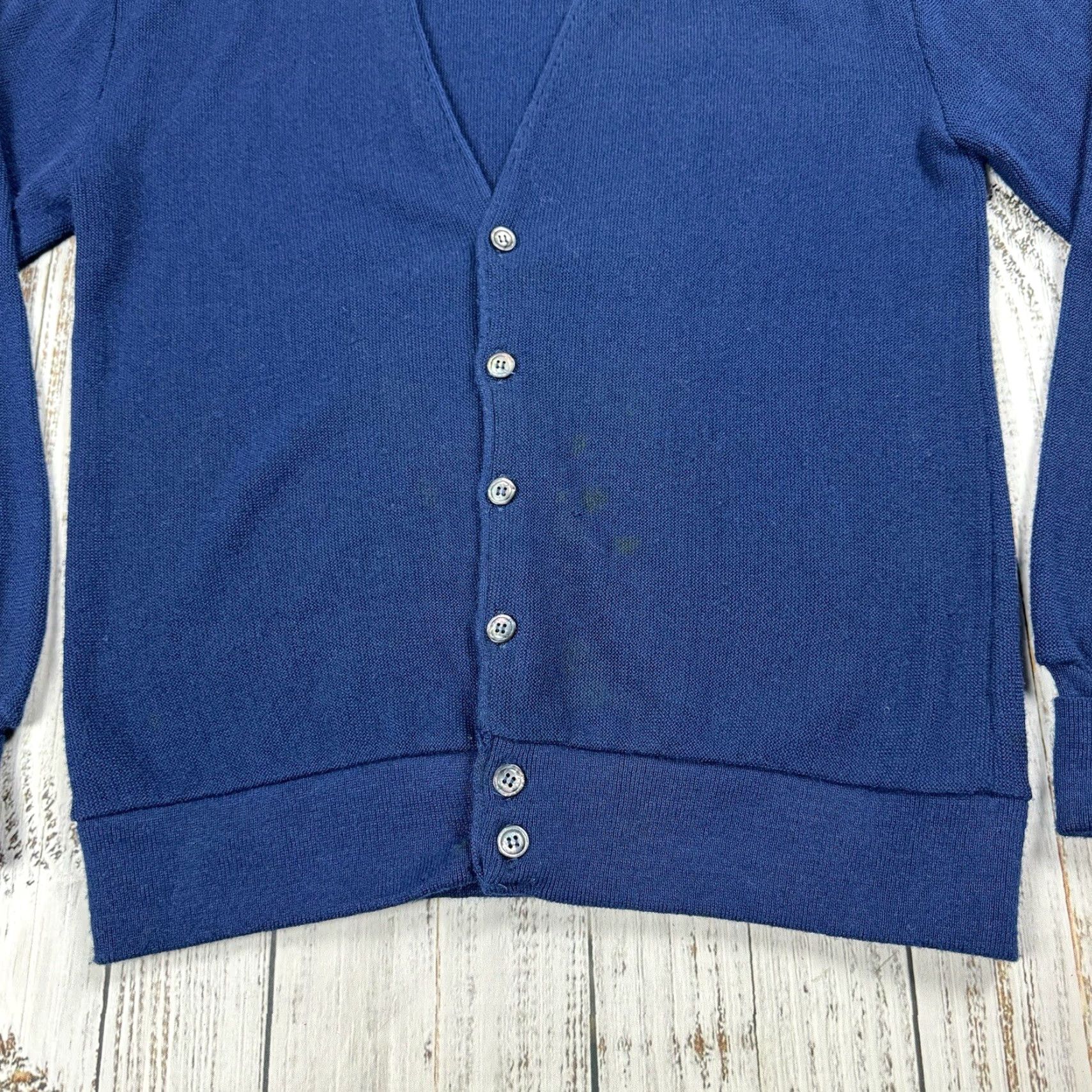 Vintage VINTAGE Thane Orlon Acrylic Cardigan Sweater Mens Essential Long Sleeve V-Neck Blue L 80s Grunge Casual Size US L / EU 52-54 / 3 - 4 Thumbnail