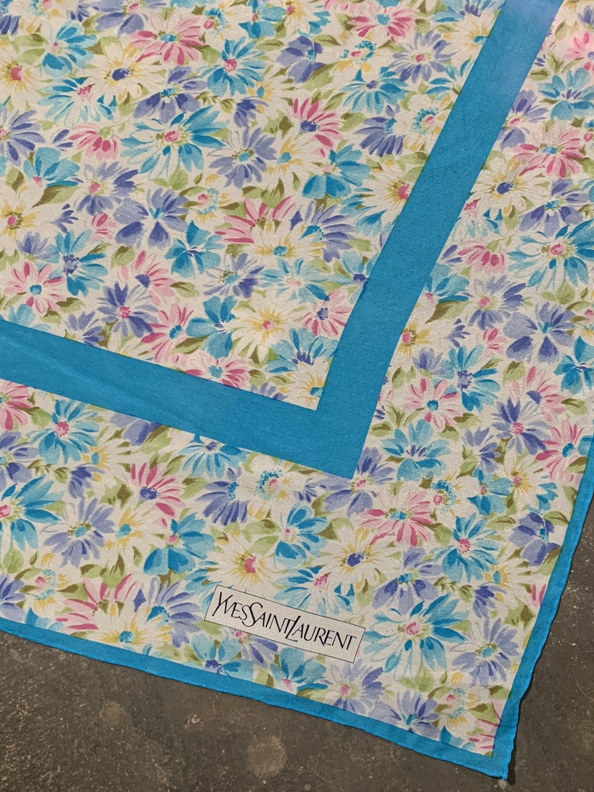 Designer × Yves Saint Laurent Yves Saint Lauren floral big scarves Size ONE SIZE - 3 Thumbnail