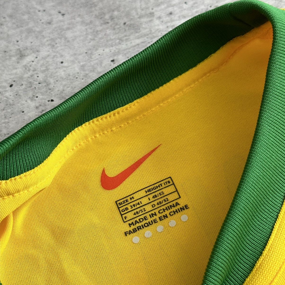 Nike Nike Brazil 00s Home Football Shirt Soccer Jersey #9 Ronaldo Size US M / EU 48-50 / 2 - 6 Thumbnail