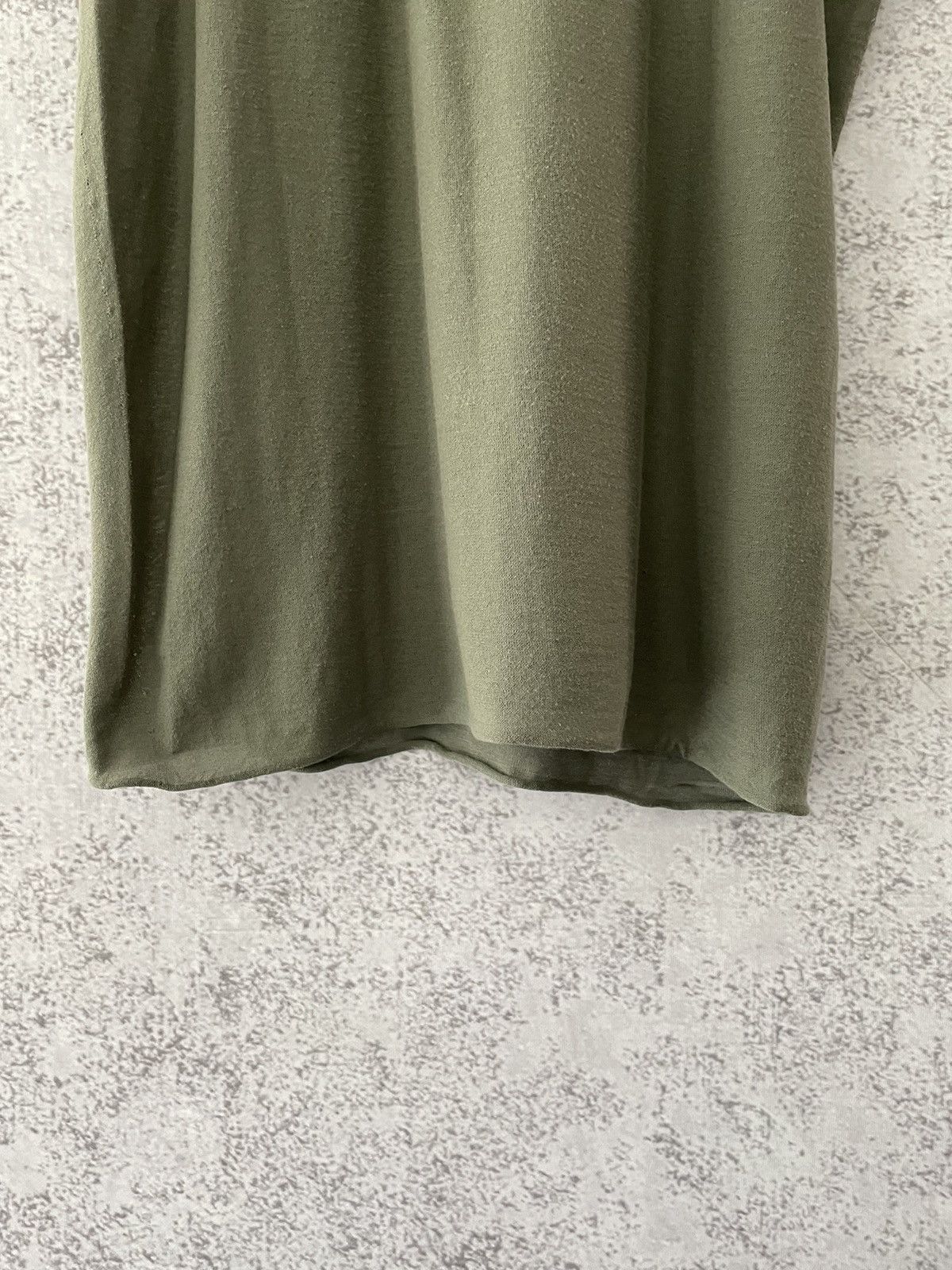 Label Under Construction LUC Khaki Lightweight Cotton Arched Tshirt Size US L / EU 52-54 / 3 - 4 Thumbnail