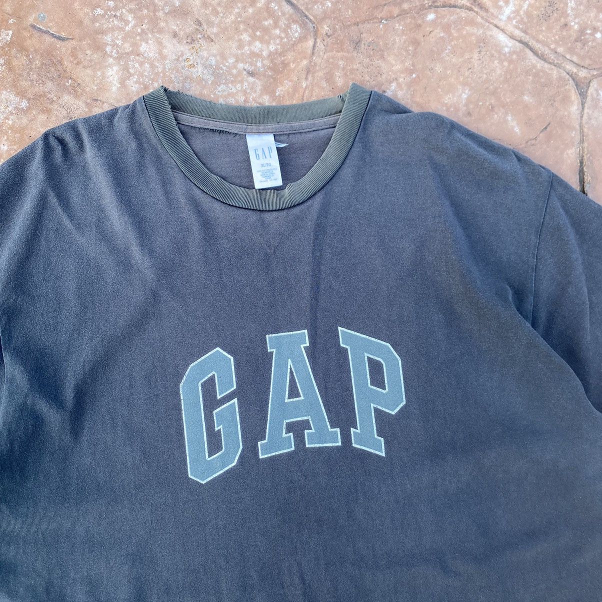 Gap Thrashed Faded Vintage Y2K Distressed Gap ERD GRUNGE TSHIRT Size US XL / EU 56 / 4 - 2 Thumbnail