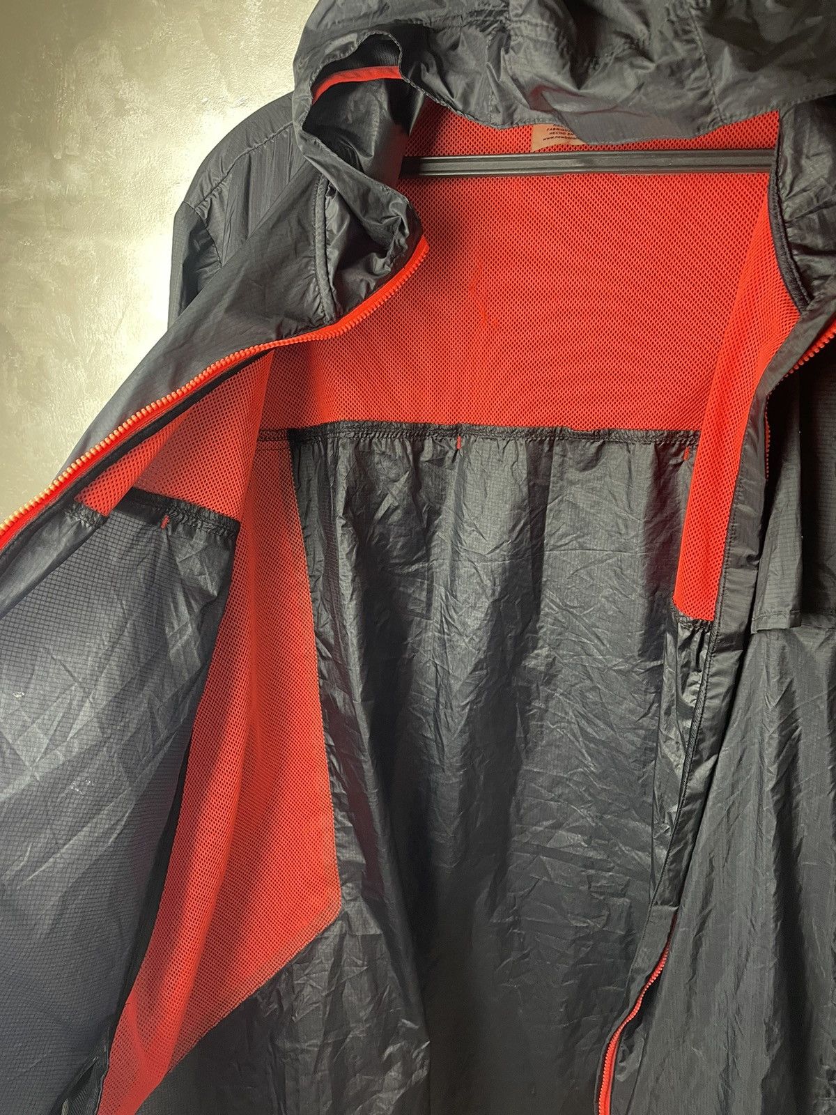 New Balance LIVERPOOL 2016/2017 FOOTBALL RAIN JACKET JERSEY NEW BALANCE Size US XXL / EU 58 / 5 - 7 Thumbnail
