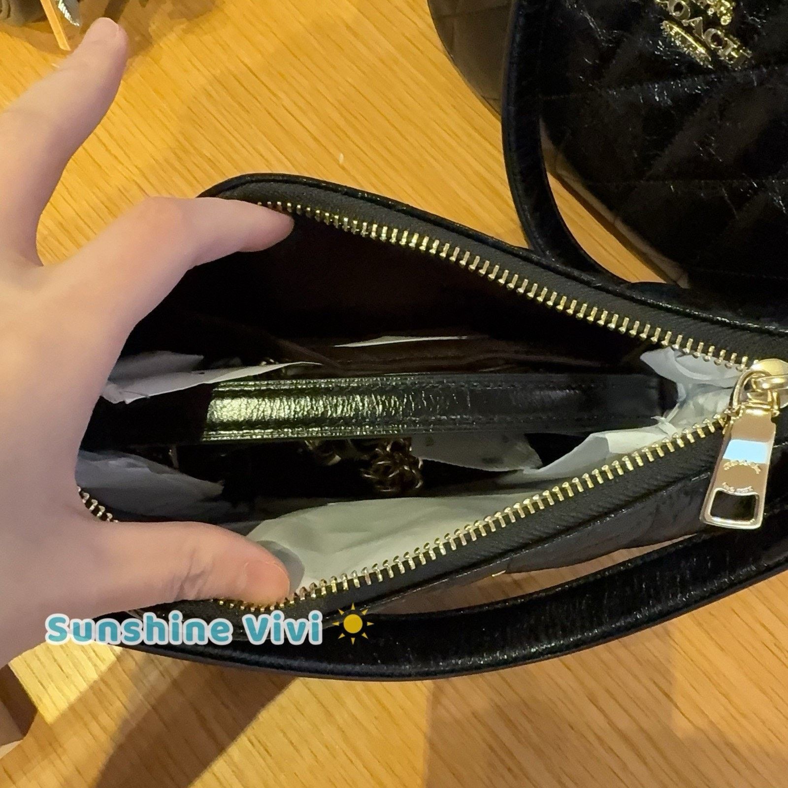 Coach NWT Coach CDY83 Teri Shoulder Bag Gold/Black Crinkle leather Size ONE SIZE - 5 Thumbnail