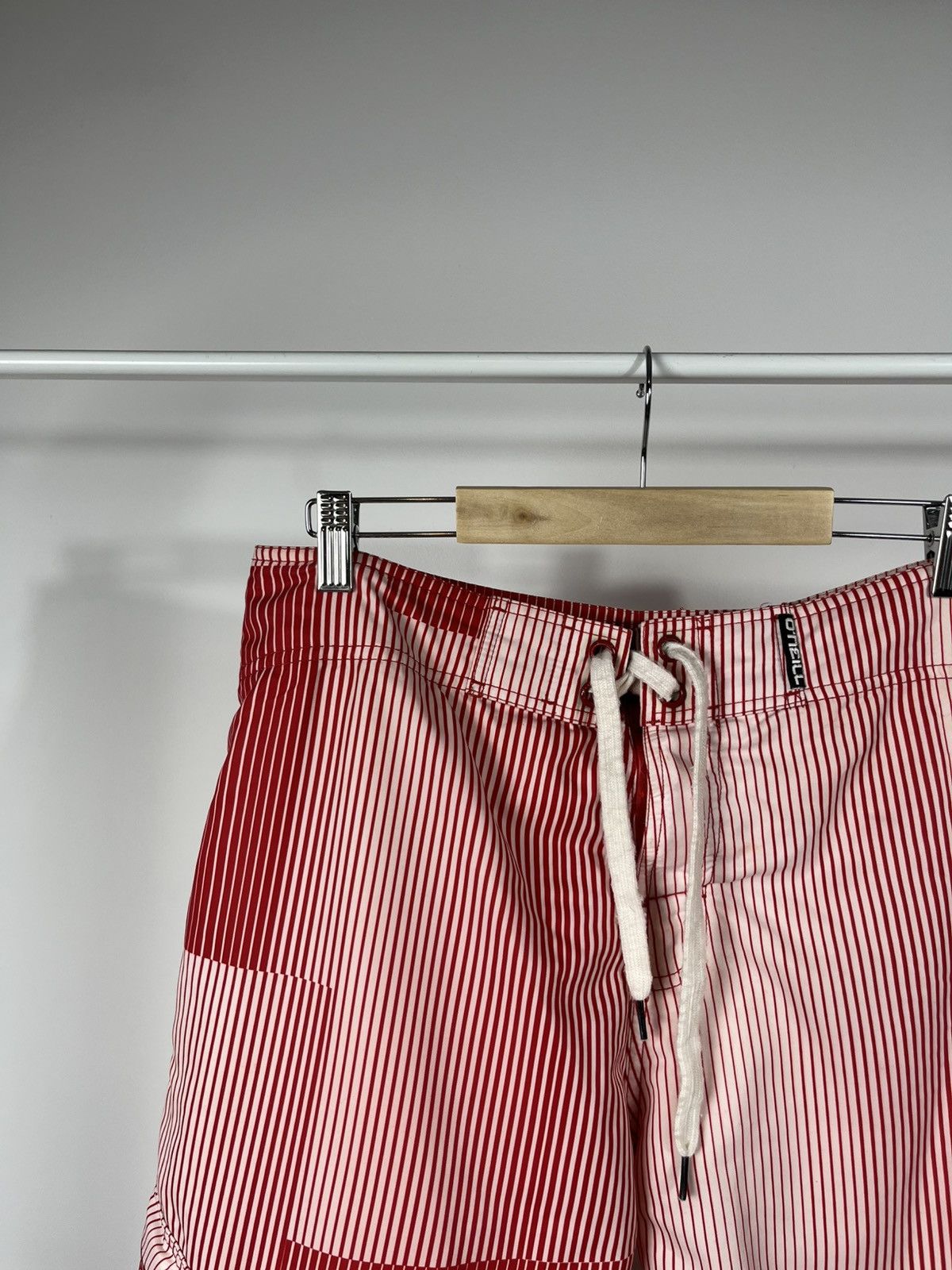 O'Neill O’Neill Red White Striped Board Shorts Size 32 Size US 32 / EU 48 - 3 Thumbnail