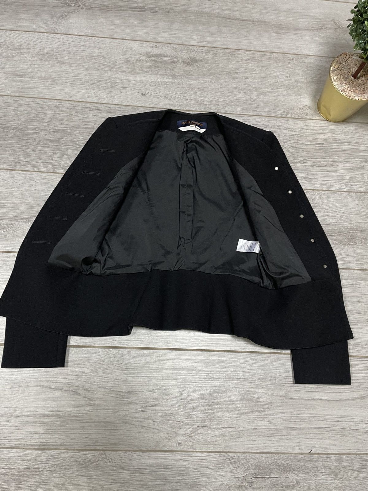Louis Vuitton Louis Vuitton uniforms Jacket buttons Size XS / US 0-2 / IT 36-38 - 10 Thumbnail