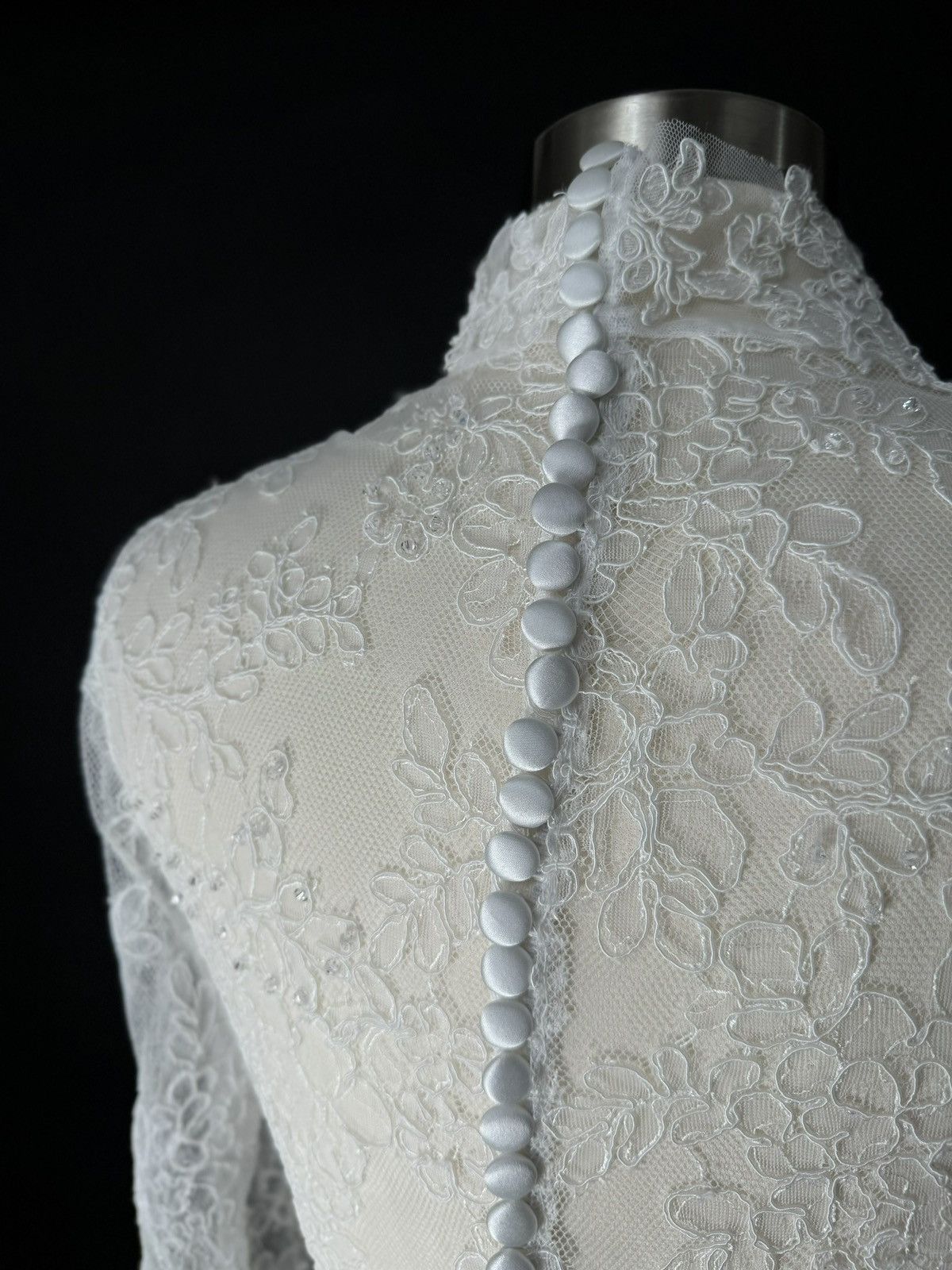 Other US 4 Crystal Embellished Lace Anna Augusta Bridal Cape Size S / US 4 / IT 40 - 4 Thumbnail