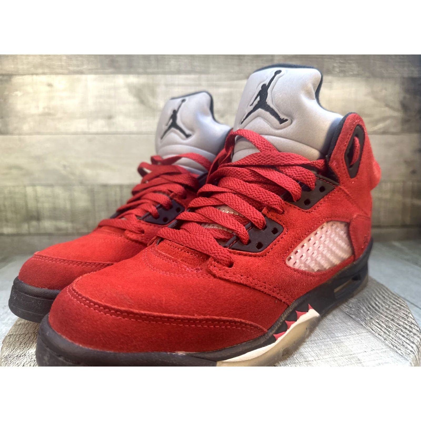 Jordan Brand Pre-Owned Nike Air Jordan 5 Retro Raging Bull Sneakers High Top Red 6Y Mens Jordans Retro 2020 Size US 6 / EU 39 - 3 Thumbnail