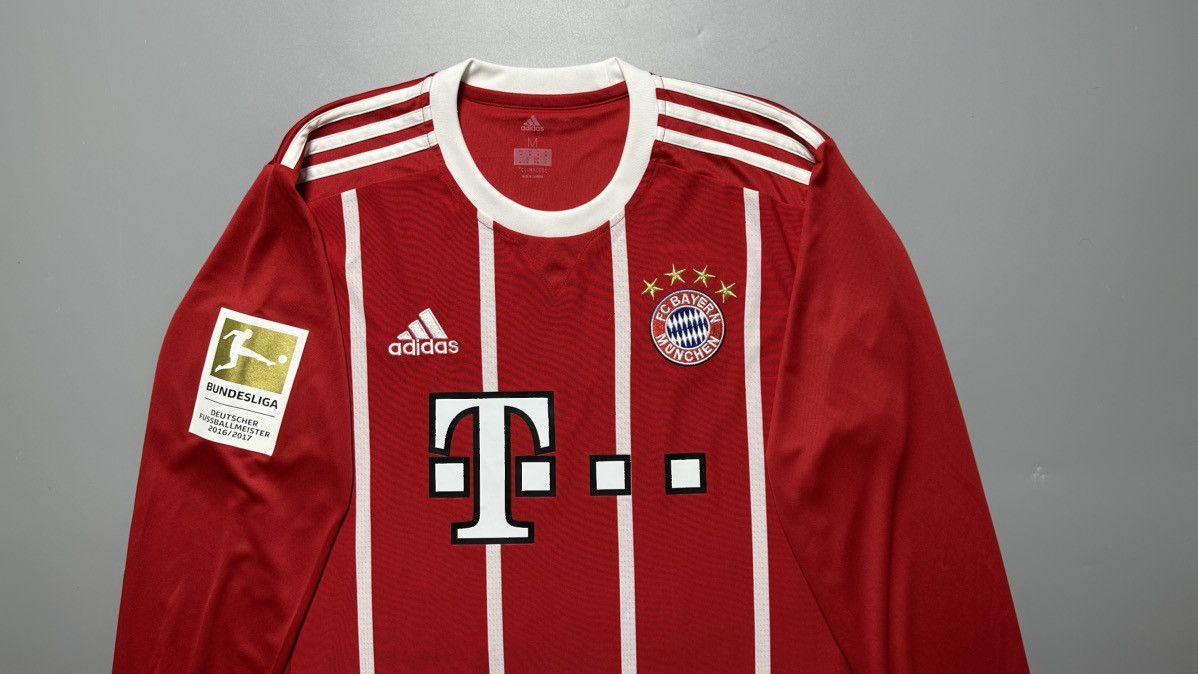 Vintage BAYERN ADIDAS 2017/2018 FOOTBALL HOME JERSEY #10 ROBBEN Size US M / EU 48-50 / 2 - 3 Thumbnail