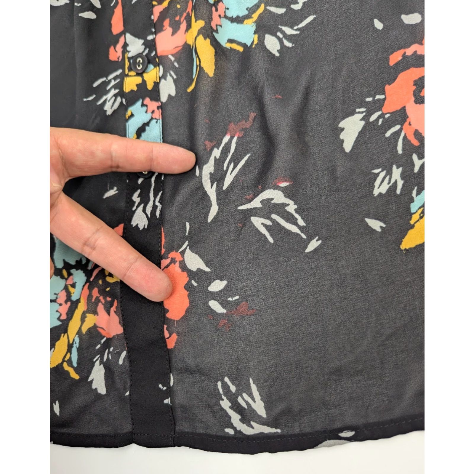 Torrid Torrid Black Floral Sheer Pleated Button Tank Blouse Open Back Women Size 3 Size XS / US 0-2 / IT 36-38 - 2 Thumbnail