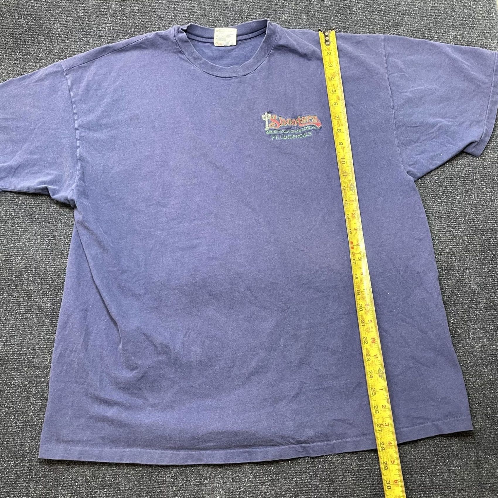 Hanes VINTAGE 90s Shooters Waterfront Cafe Shirt Mens 2XL Blue Ft Lauderdale T-Shirt Size US XXL / EU 58 / 5 - 7 Thumbnail
