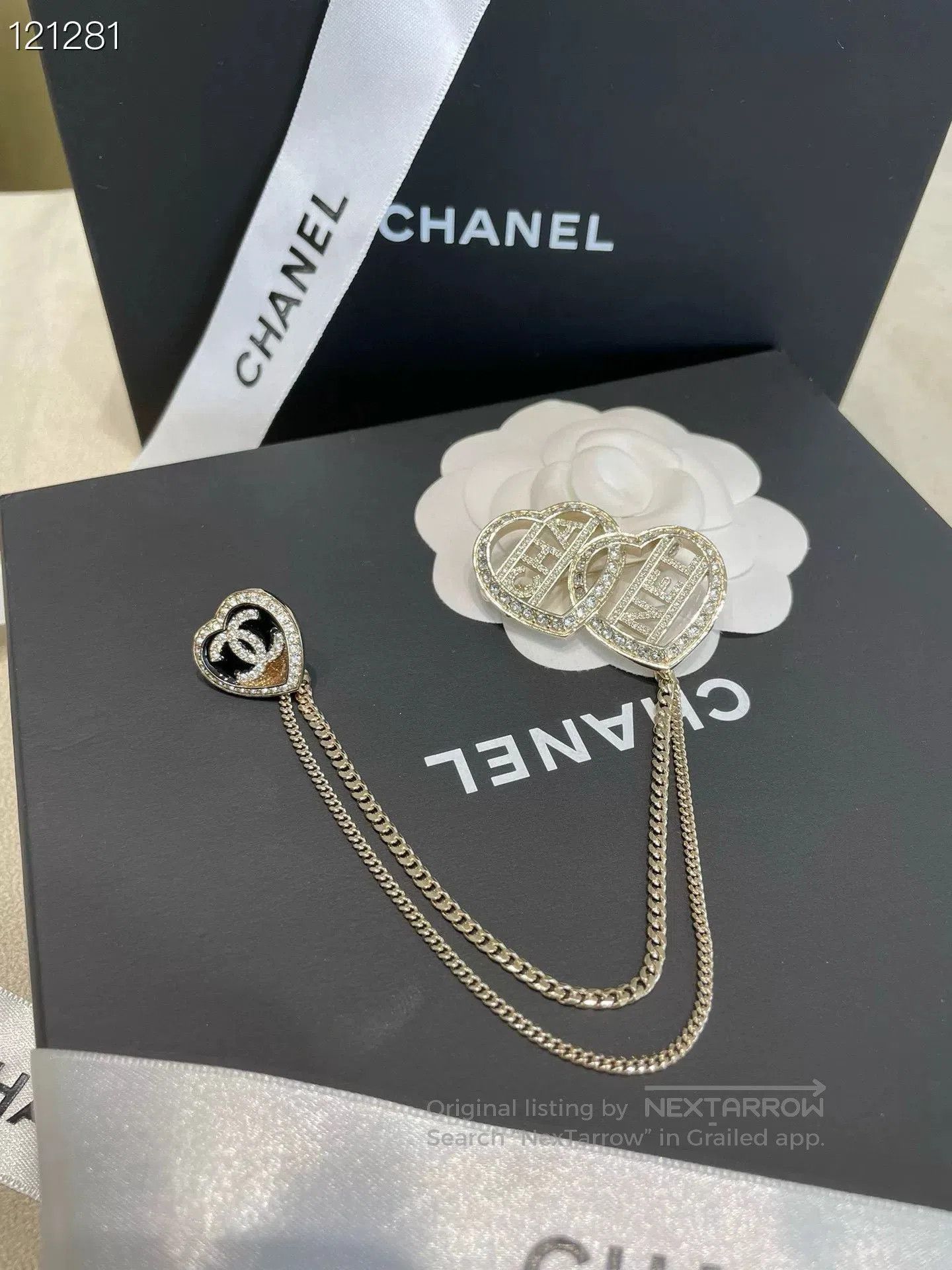 Chanel Chanel Logo Heart Embellished Brooch. Size ONE SIZE - 3 Thumbnail
