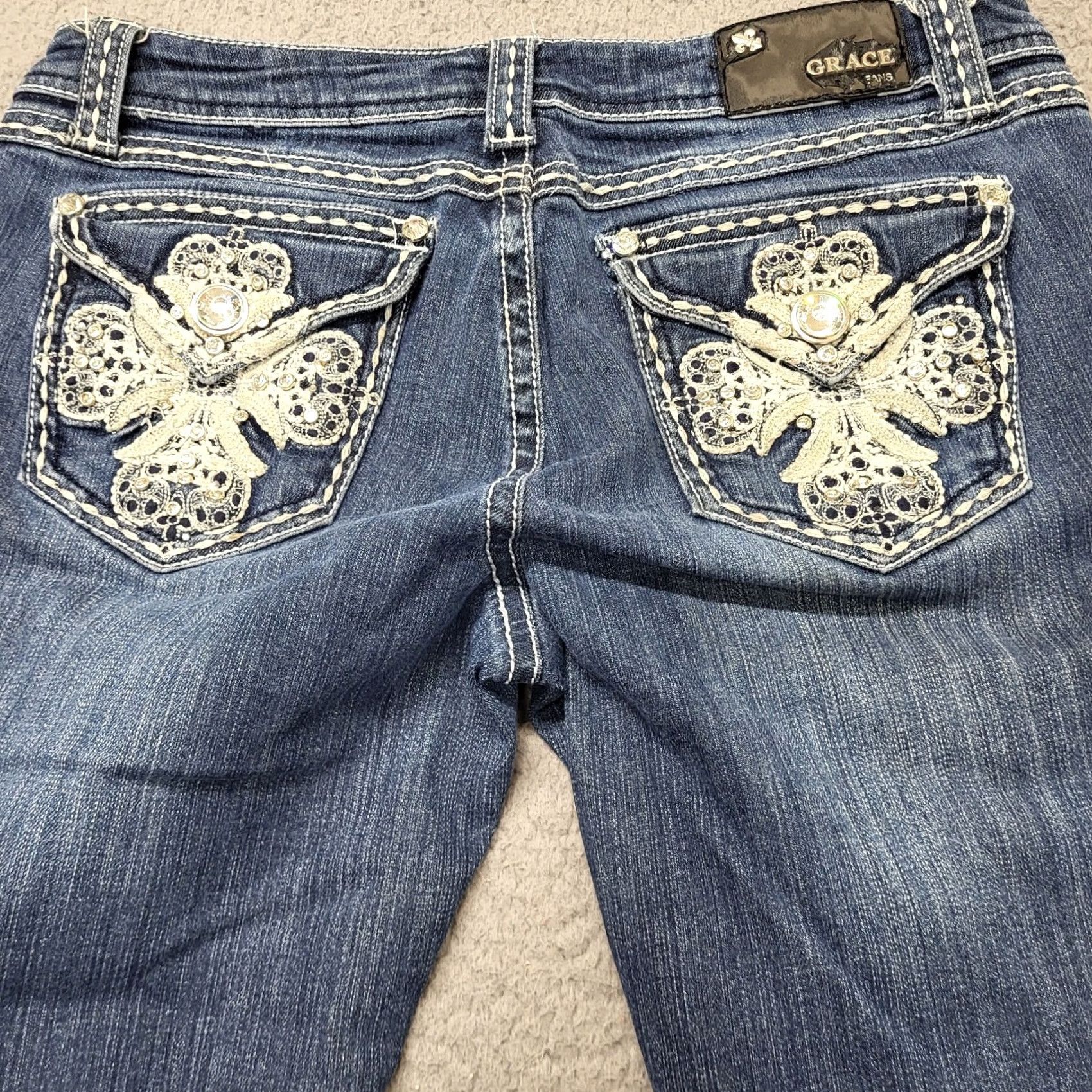 Grace in LA Grace In LA Capri Women's Size 13/30 Blue Jeans Rhinestone Embroidered Cross EUC Jeans Size 34" / US 12 / IT 48 - 2 Thumbnail