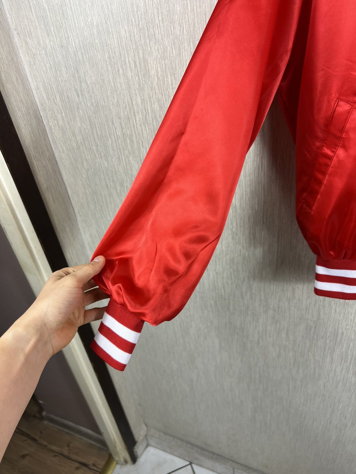 Vintage Vintage Budweiser official product satin beer bomber jacket Size US L / EU 52-54 / 3 - 11 Thumbnail