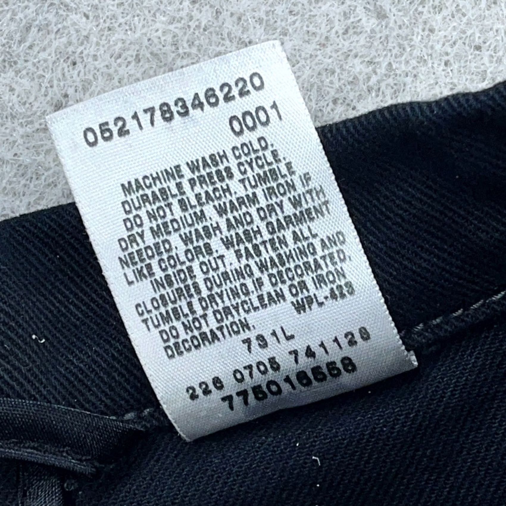 Levi's Levi's Denim Jacket Women 1X Black Regular Short Jacket Unlined Pockets Button VTG 80s 90s Hipster Modern Classic Biker Casual Workwear Ladies Mens? Size 40" / US 18 - 5 Thumbnail