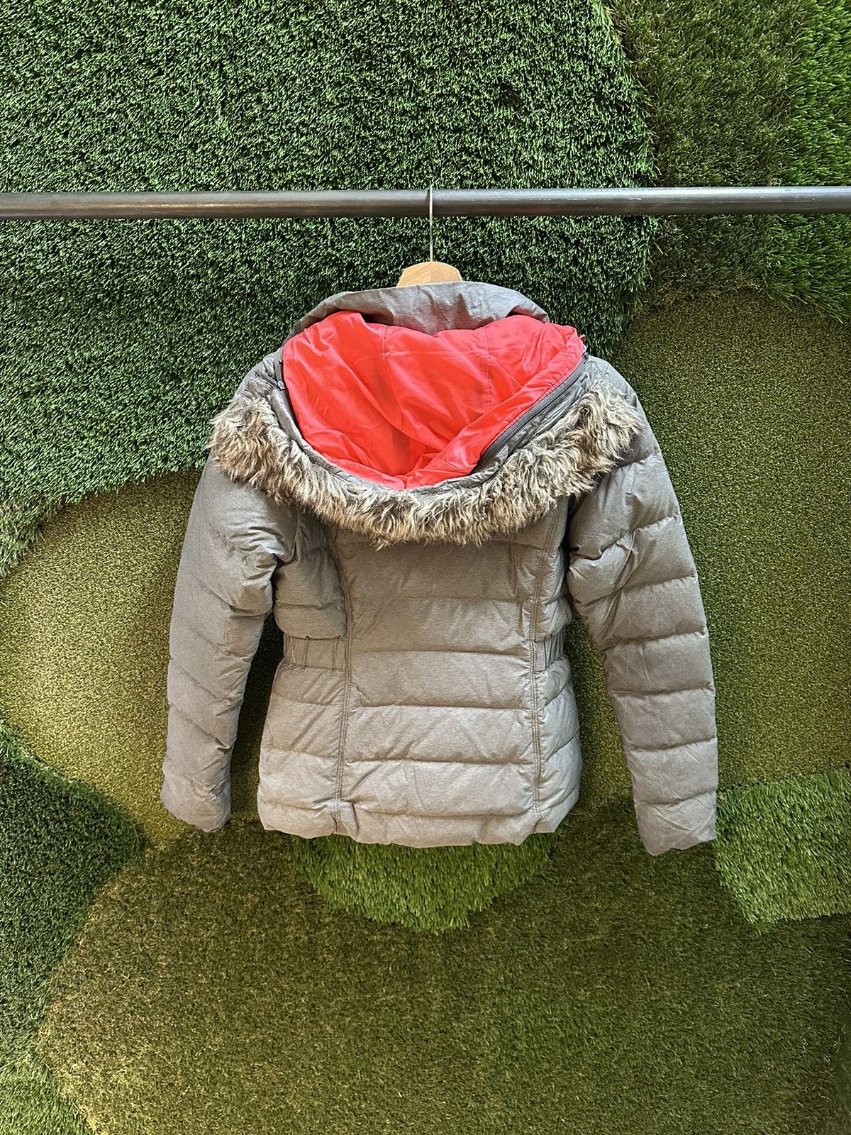The North Face The North Face 550 Hooded Puffer Jacket Size XS Size XS / US 0-2 / IT 36-38 - 2 Thumbnail