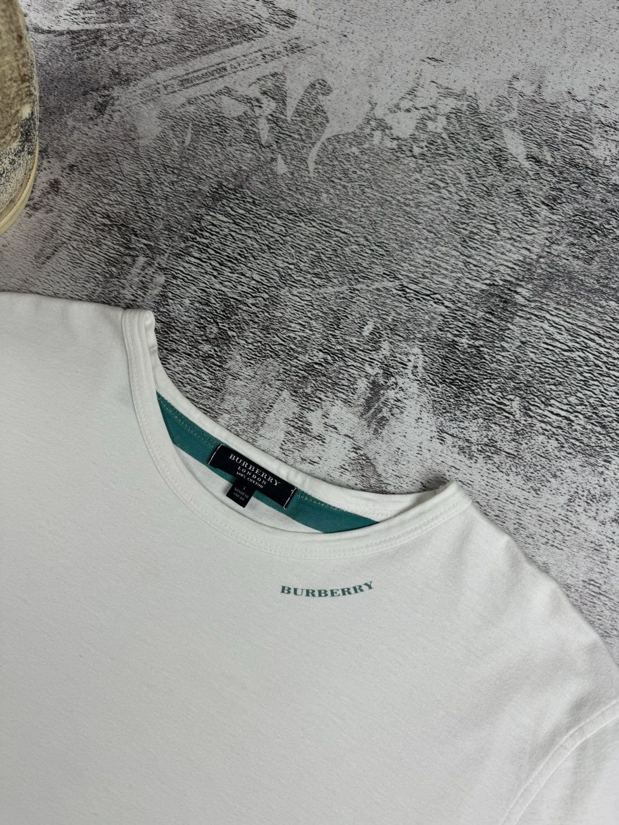 Burberry Burberry London 100% Cotton Basic Mini Neck Logo T Shirt Size US L / EU 52-54 / 3 - 6 Thumbnail