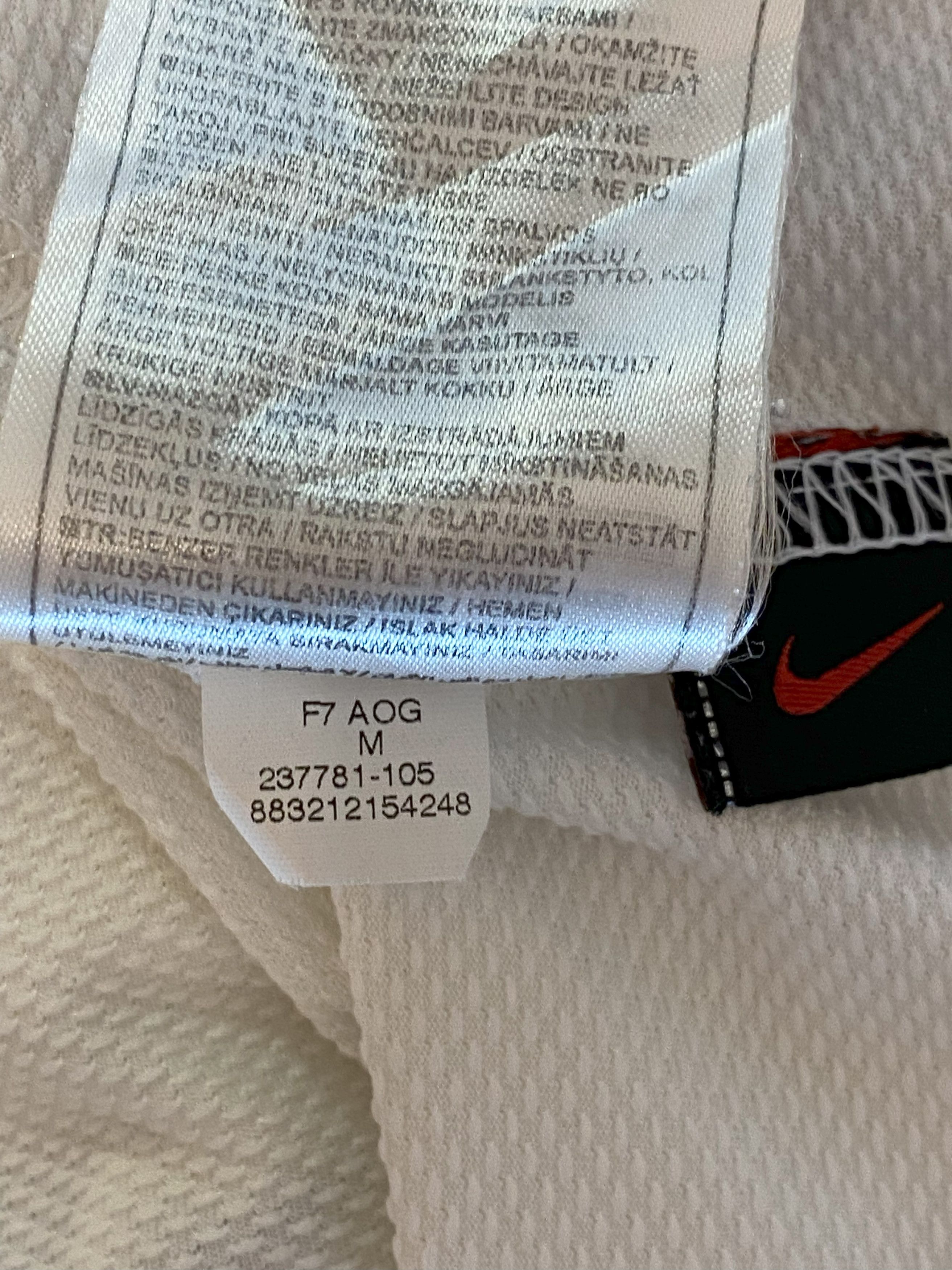 Nike Joaquin Valencia Cf Spain 2006/07 Home Jersey M Nike Size US M / EU 48-50 / 2 - 13 Thumbnail