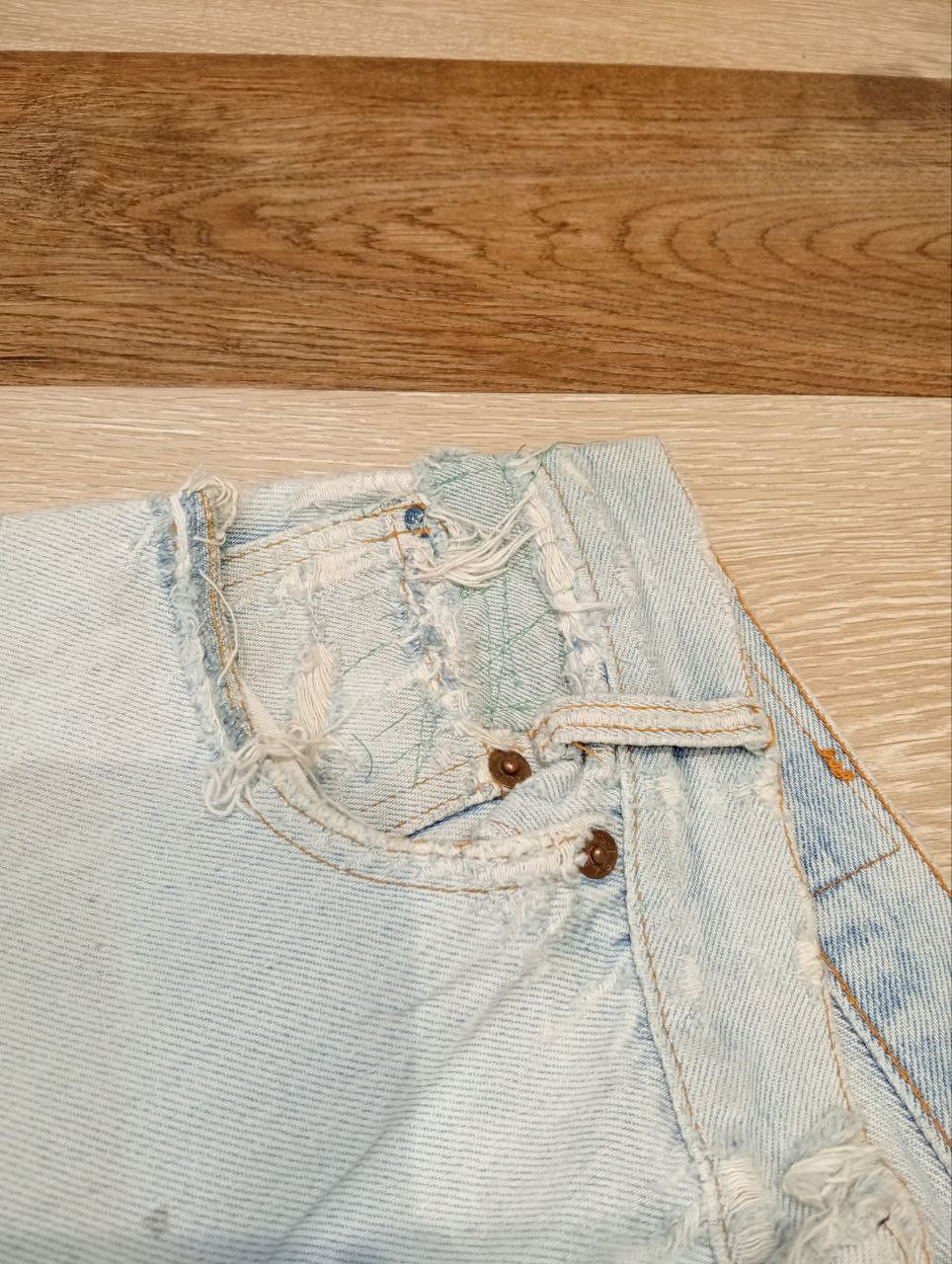 Levi's Vintage Clothing LEVI'S VINTAGE LIGHT BLUE DISTRESSED JEANS Size US 31 - 6 Thumbnail