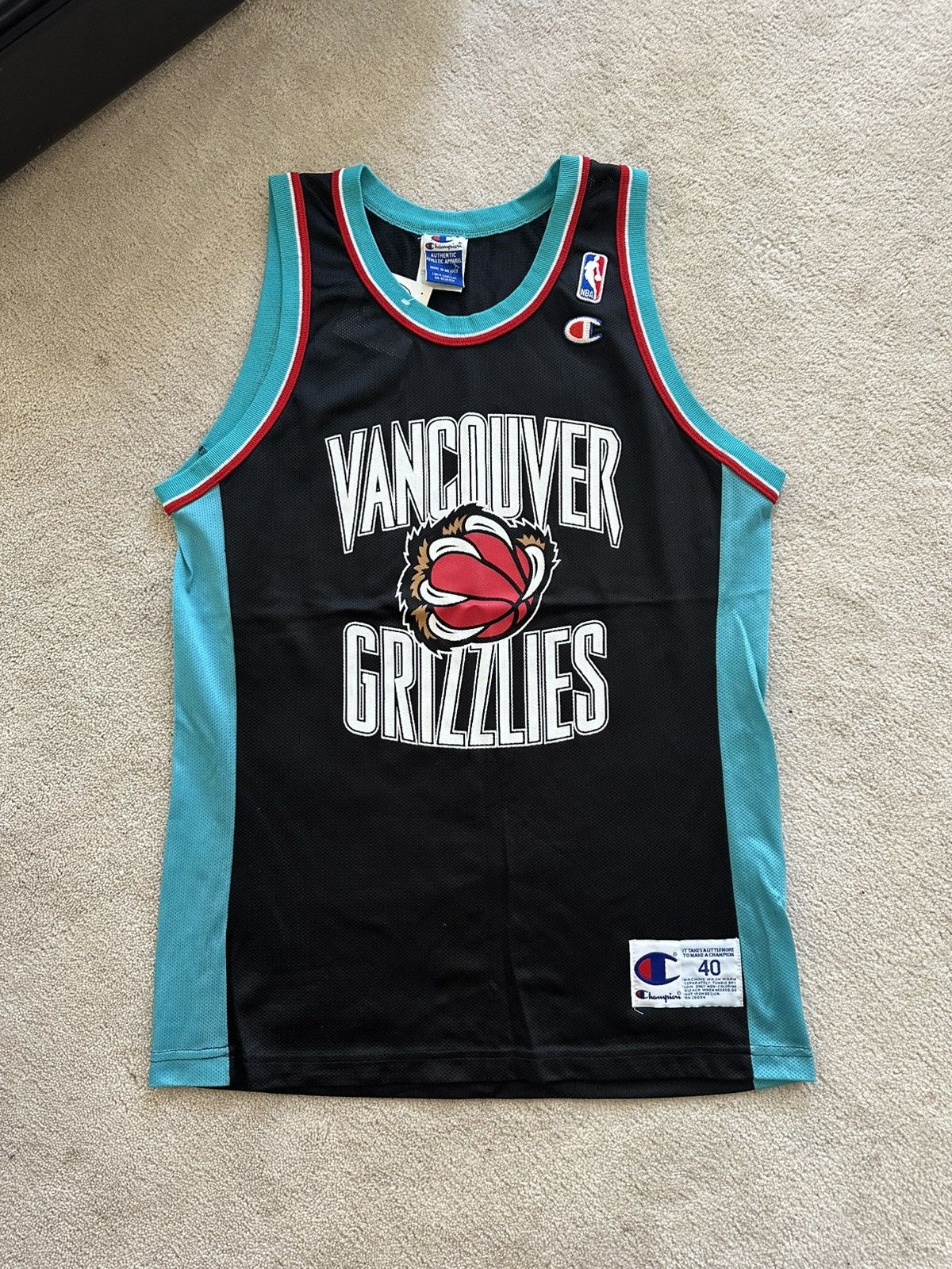 Champion Vintage 90s Champion Vancouver Grizzlies jersey Inagural 40M Size US M / EU 48-50 / 2 - 1 Thumbnail