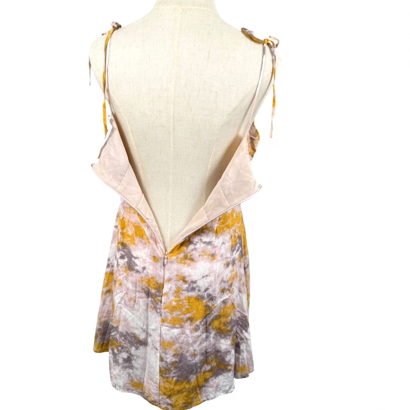 ASTR The Label VINTAGE Mon Cheri Dress M Mini Yellow Tie Dye Tie Shoulder Boho Cottagecore GUC Size M / US 6-8 / IT 42-44 - 6 Thumbnail