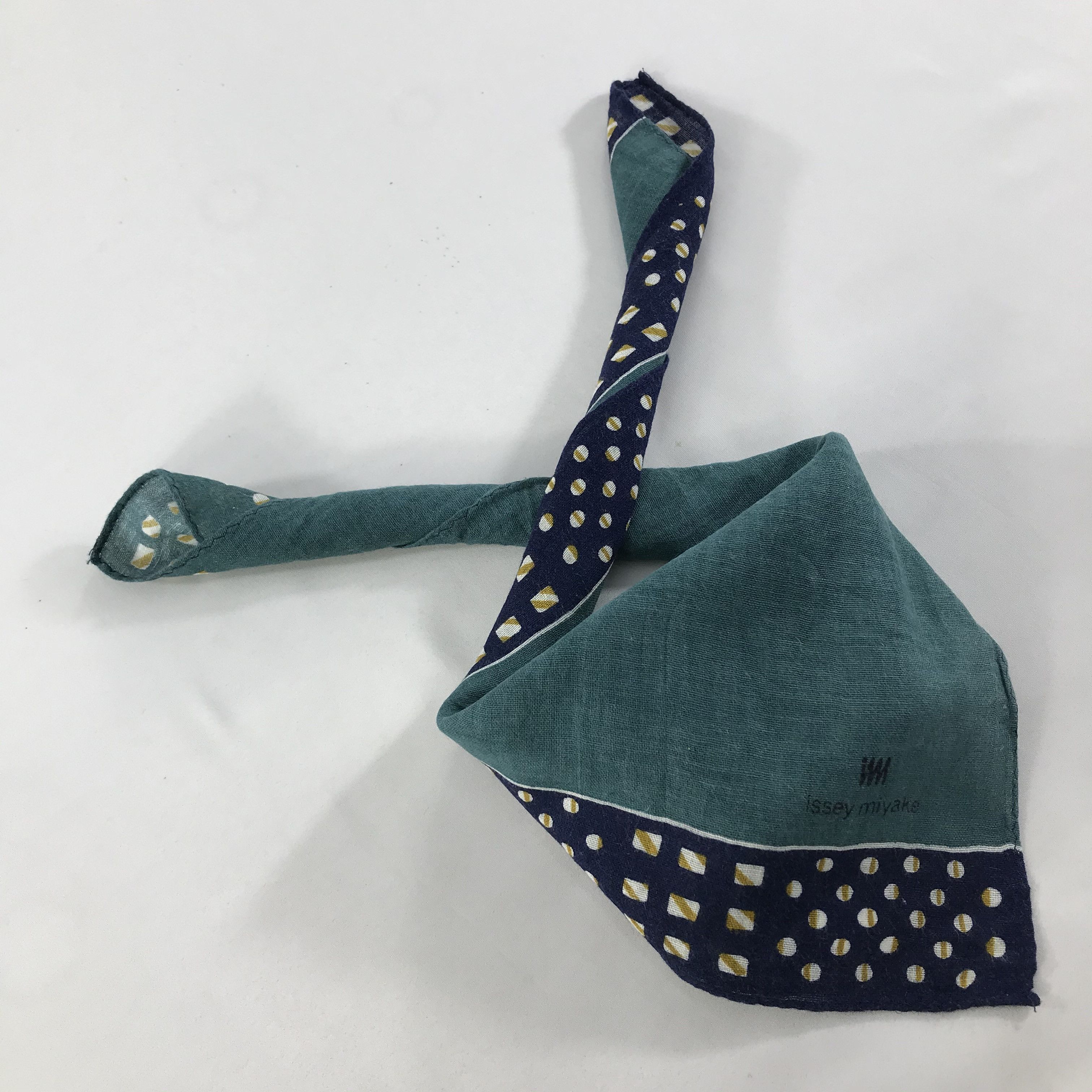 Issey Miyake × Vintage Issey Miyake Bandana / Handkerchief / Neckerchief - S1406 Size ONE SIZE - 4 Thumbnail