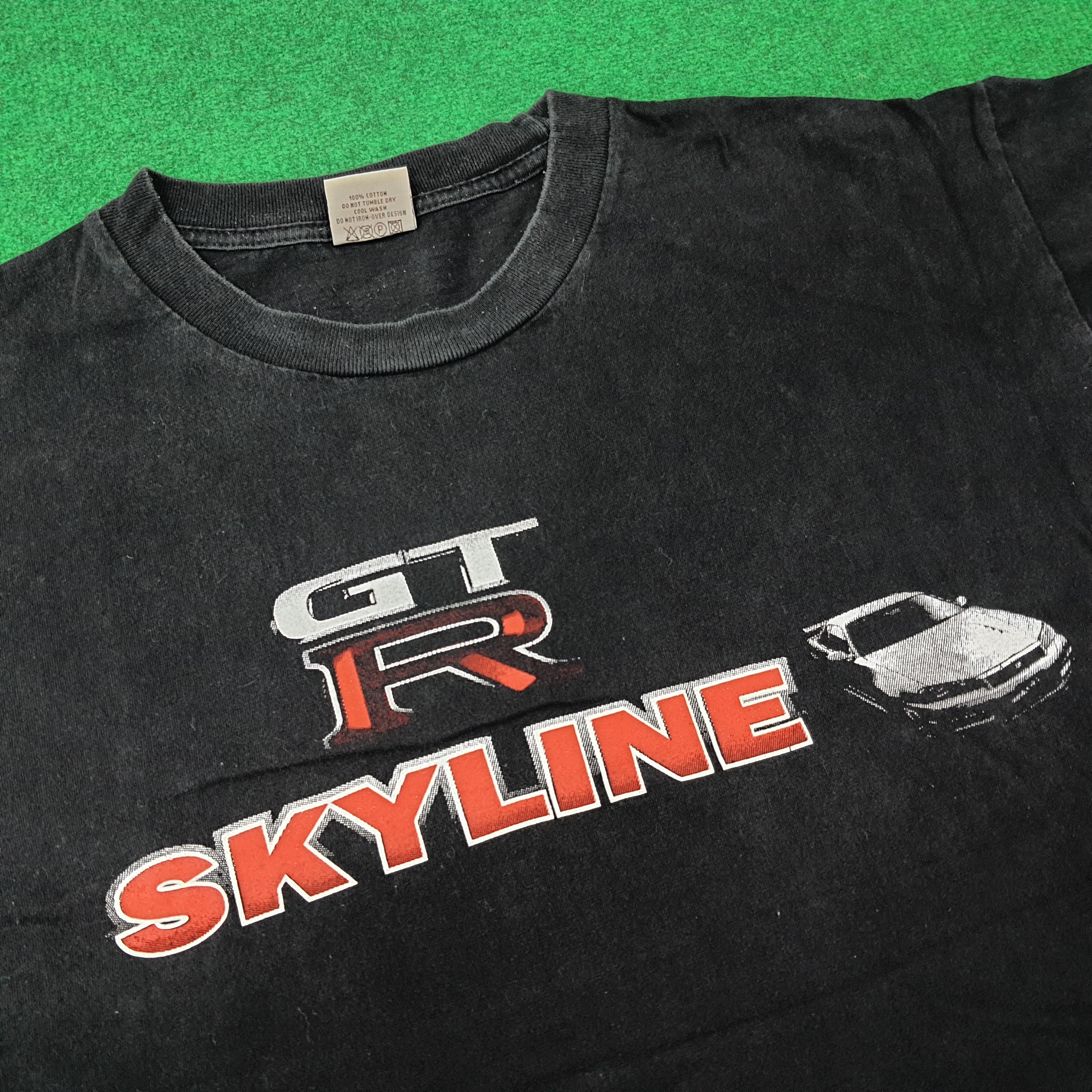 Vintage Vintage Nissan GTR Skyline Motorsports Tshirt C267N13 Size US XL / EU 56 / 4 - 4 Thumbnail