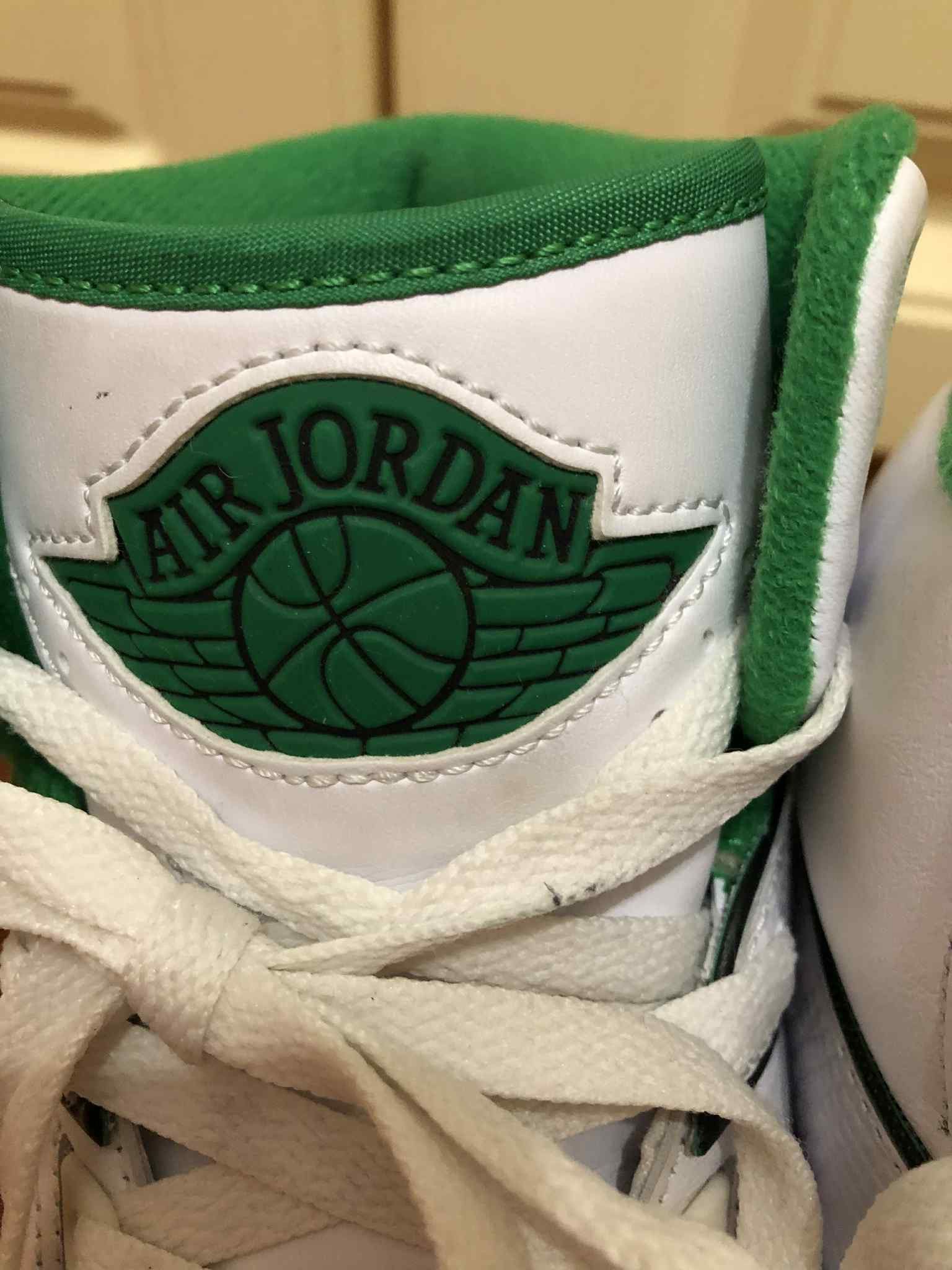 Jordan Brand Air Jordan 2 Retro "Lucky Green" Size US 10 / EU 43 - 3 Thumbnail