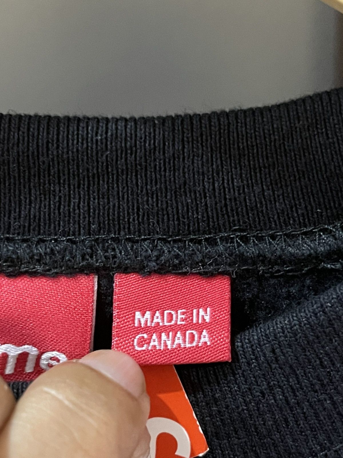 Supreme SUPREME BLACK ON RED BNWT Size US M / EU 48-50 / 2 - 5 Thumbnail